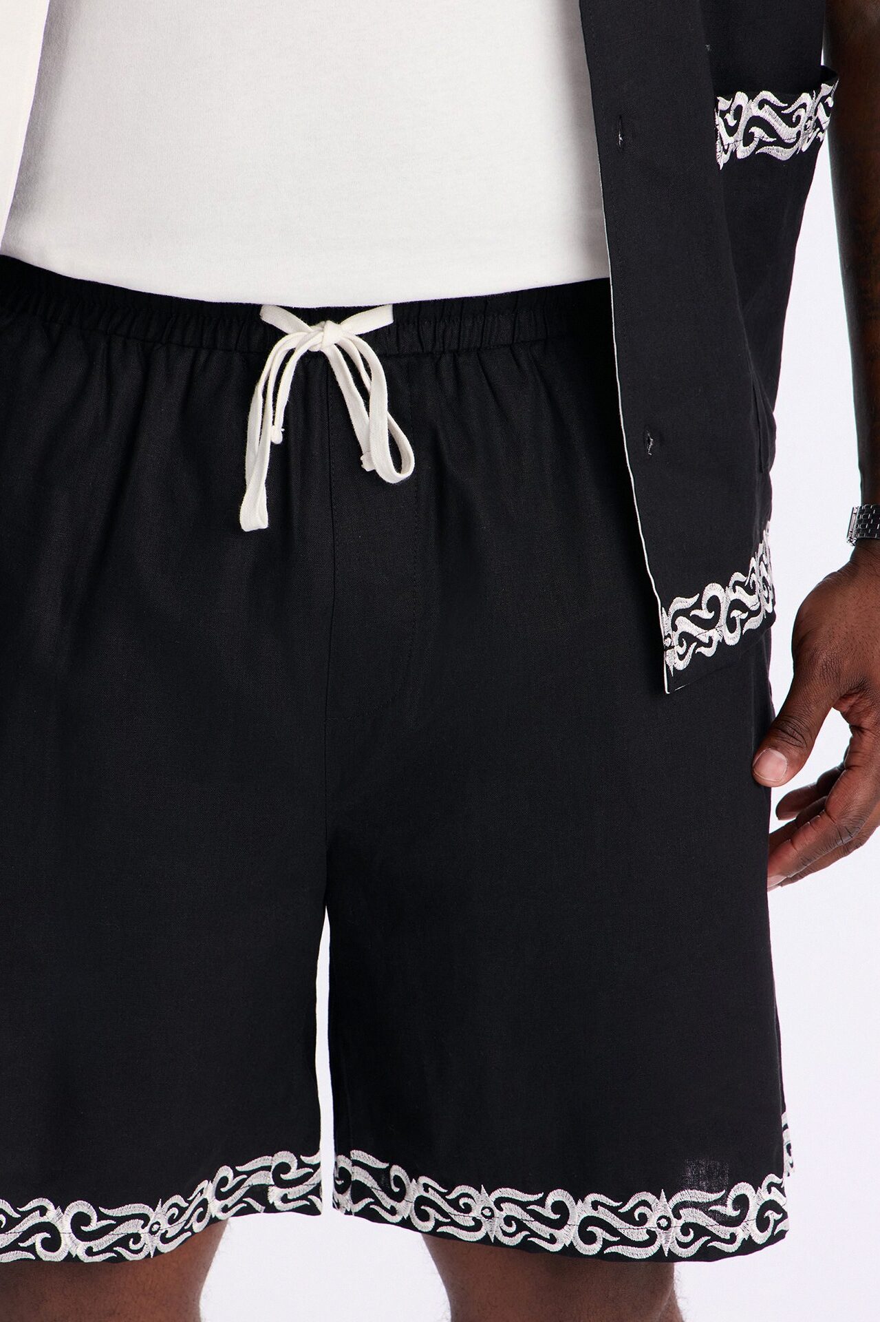 Relaxed Coastal Isla Short - Black