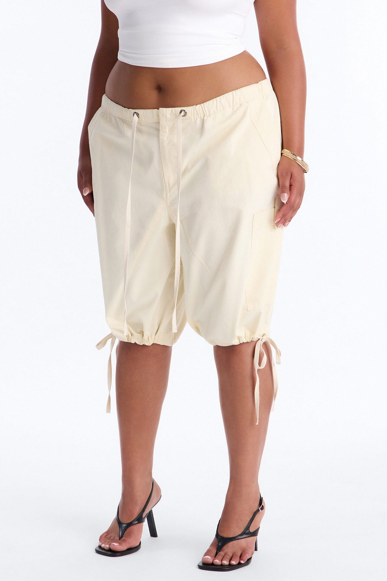 Out Of Town Low Rise Cotton Bermuda Short - Ivory