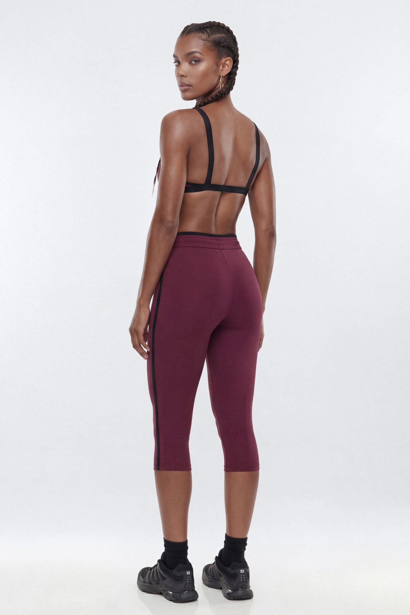 ProStretch™ 17″ Contrast Trim High Rise Capri Legging - Merlot
