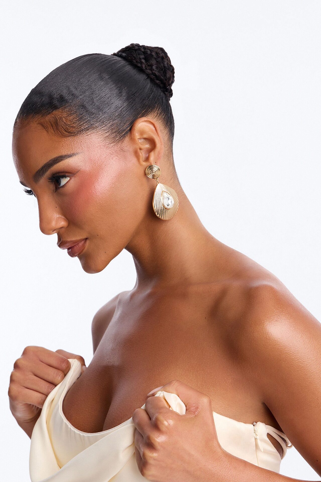 Vitamin Seashell Rhinestone Drop Earrings - Gold
