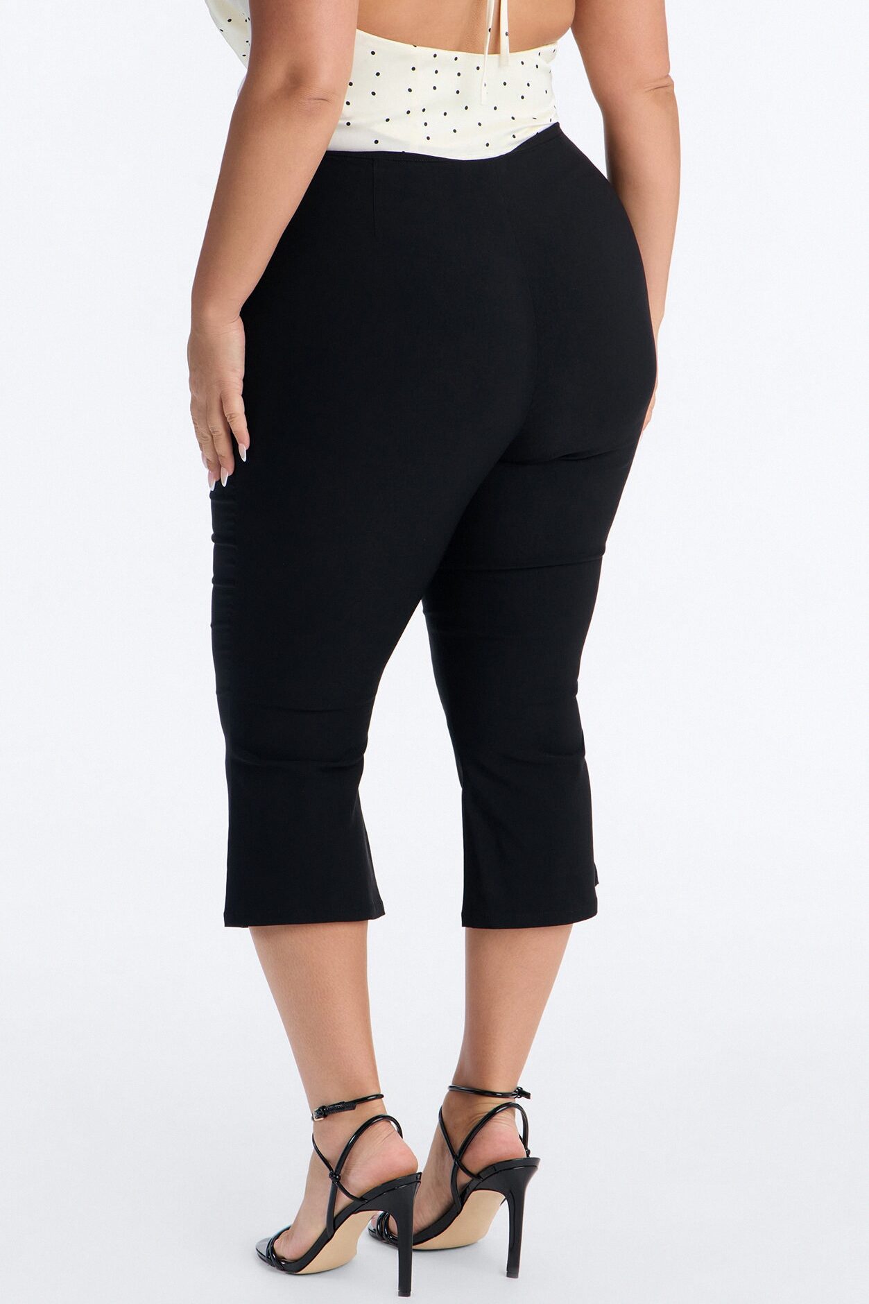 Lenora Capri Mid Rise Pant - Black