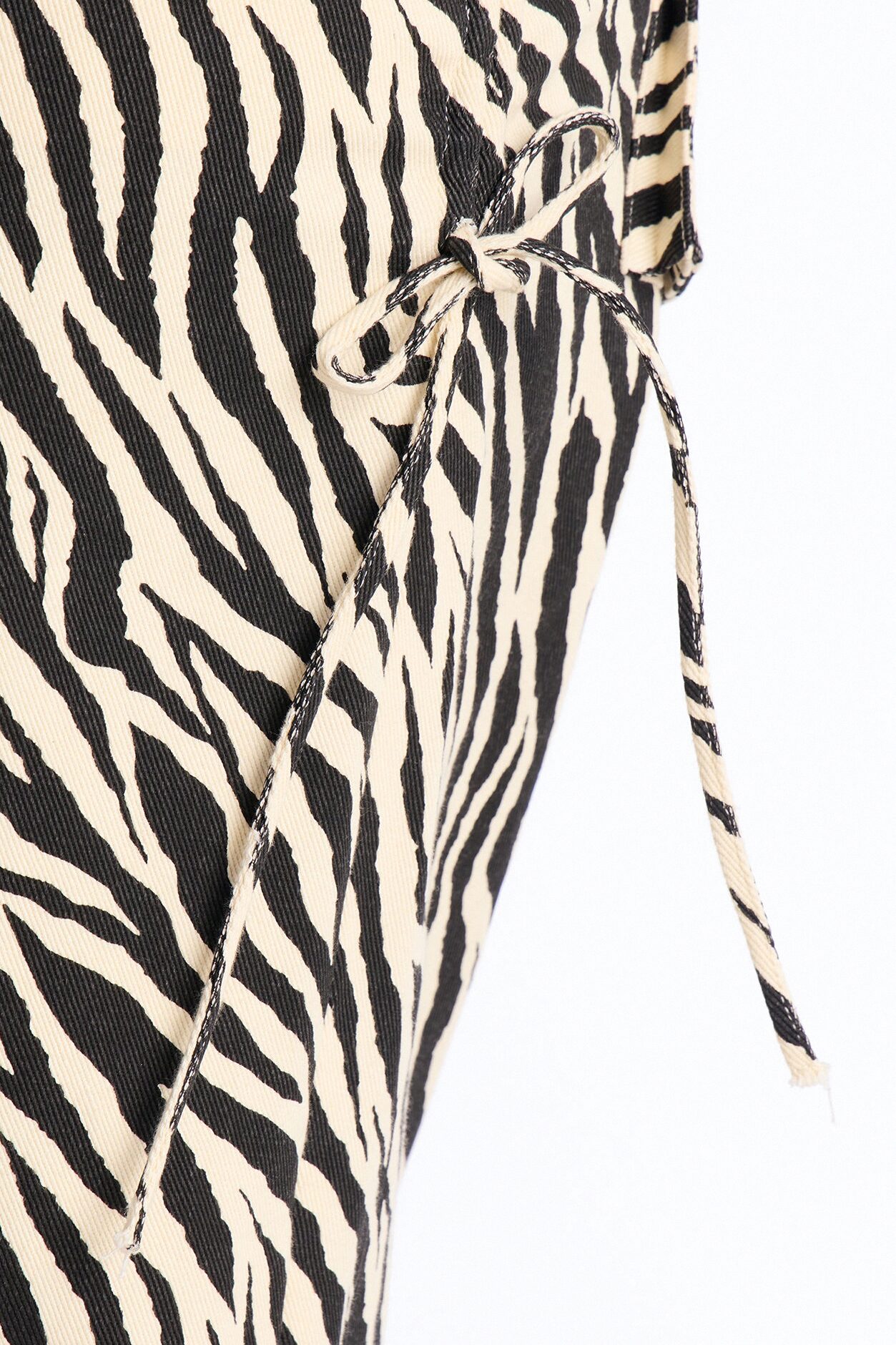 Daring Zebra Wide Leg Pleated Pants 33″ - Black/combo