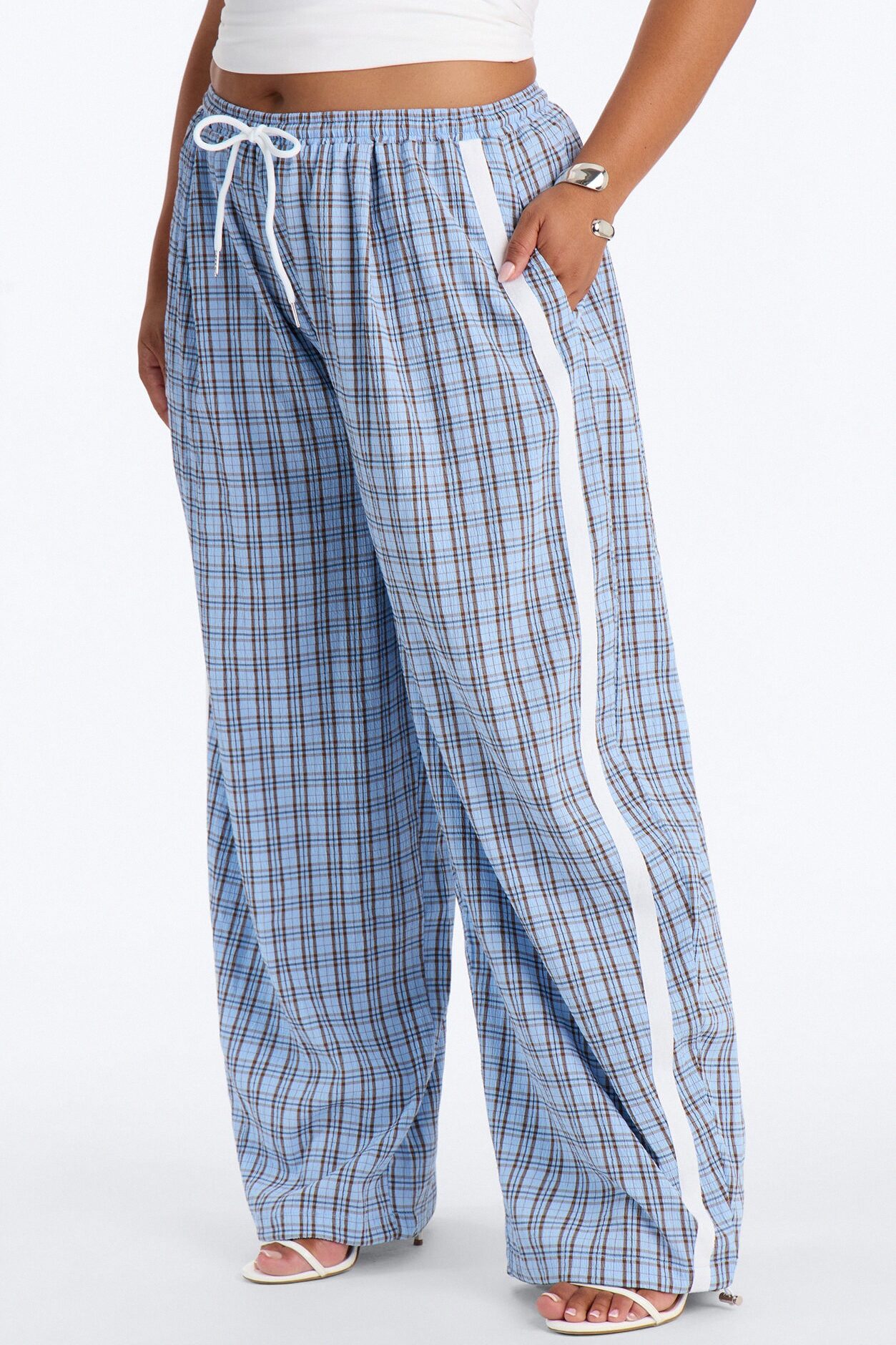 Kori Mid Rise Plaid Wide Leg Pant 31″ - Blue/combo