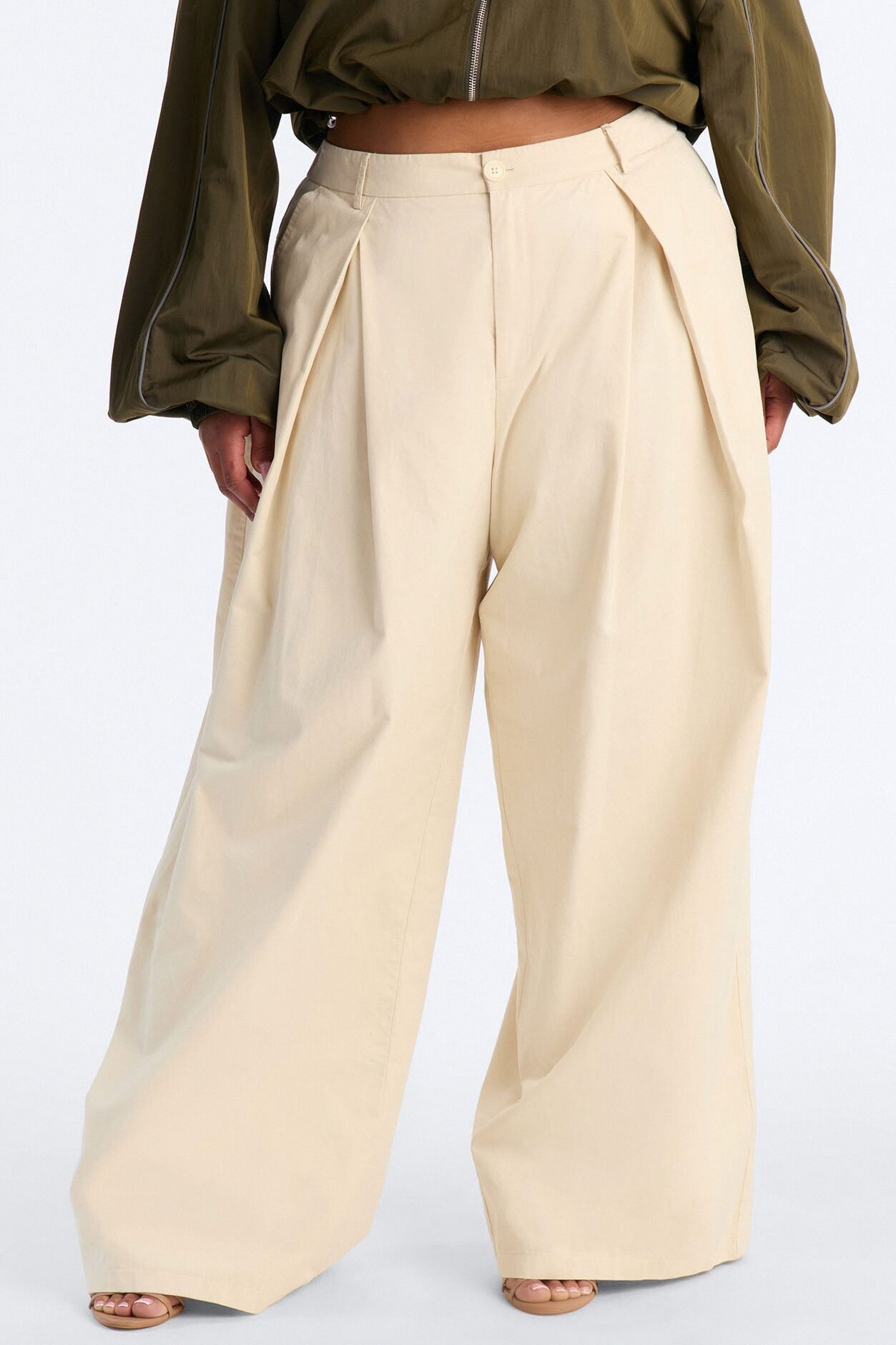 Daphnie Mid Rise Wide Leg Pleated Pant - Khaki