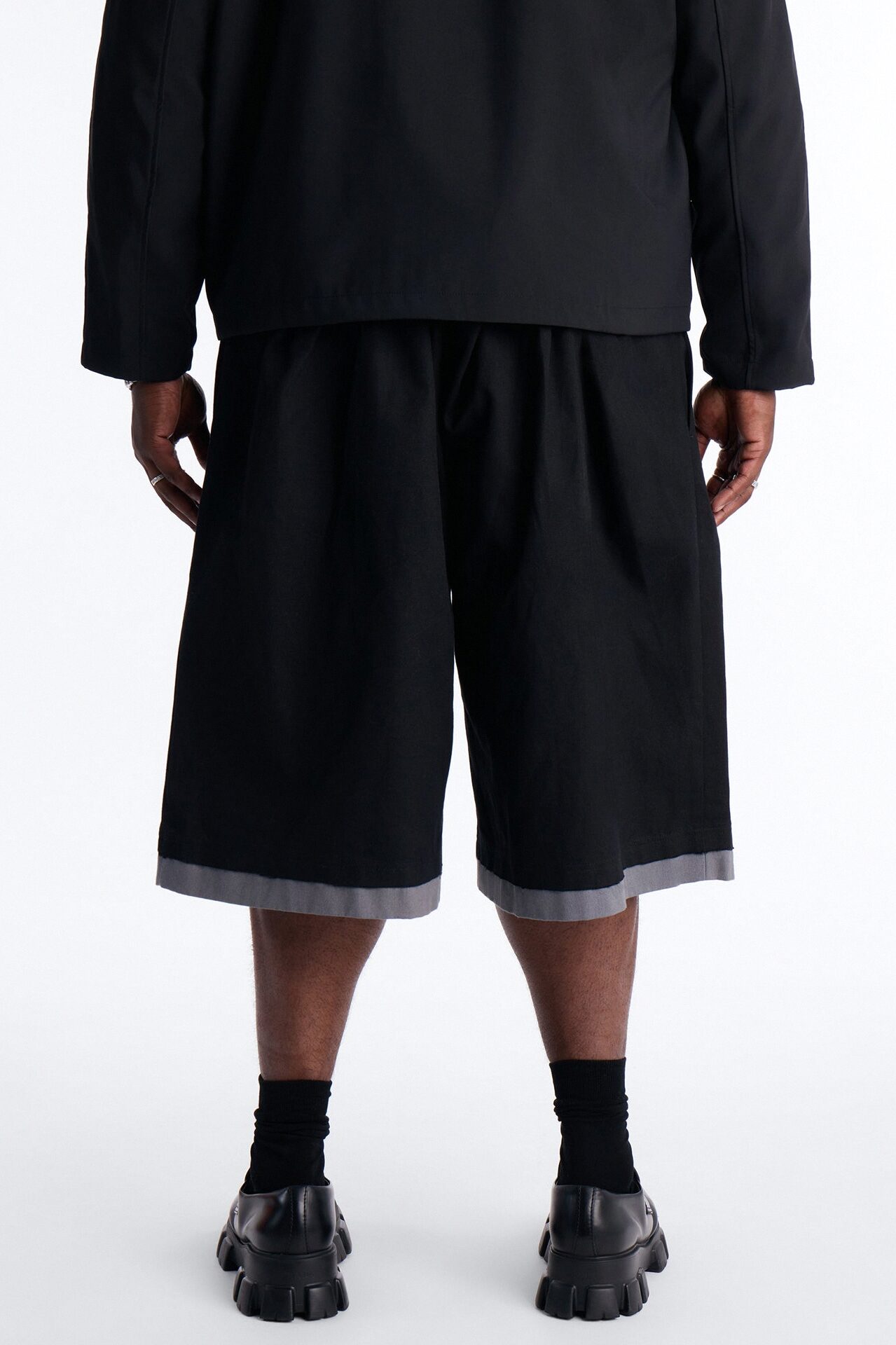 Baggy Pleated Milano Short - Black
