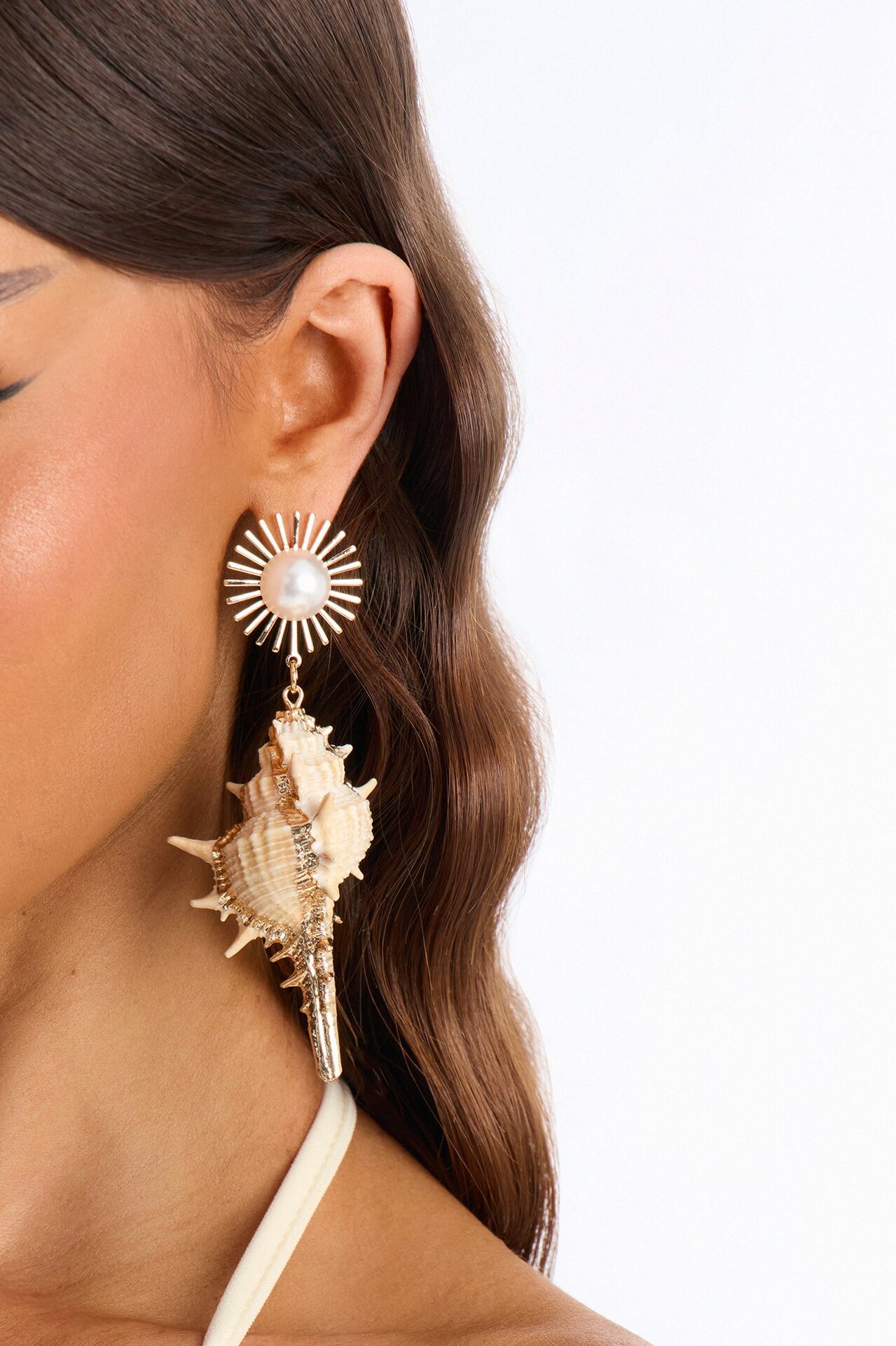 Serene Echo Seashell Drop Earrings - White/Gold