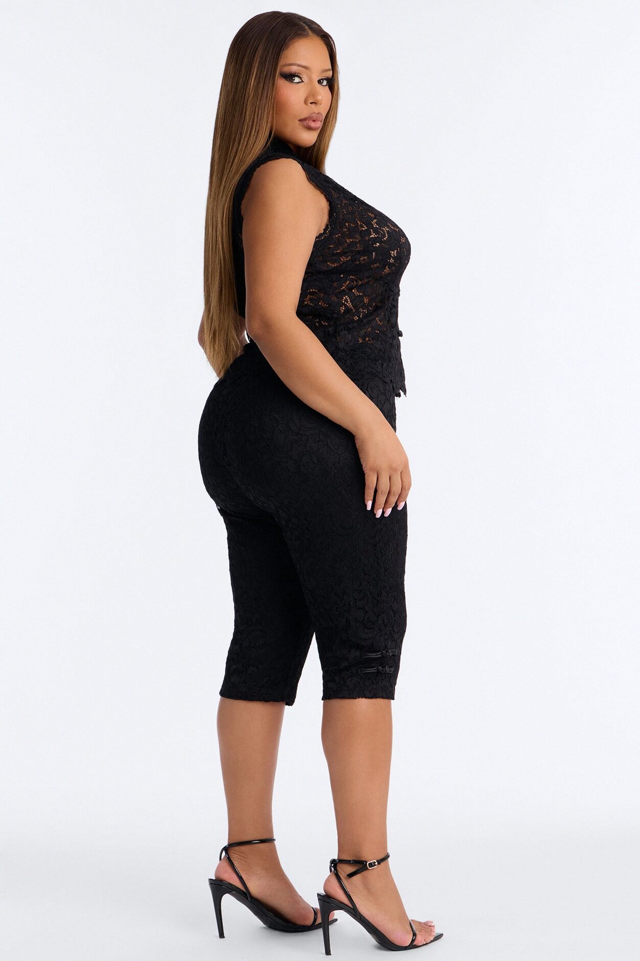 Le Fleur Lace Capri Set - Black