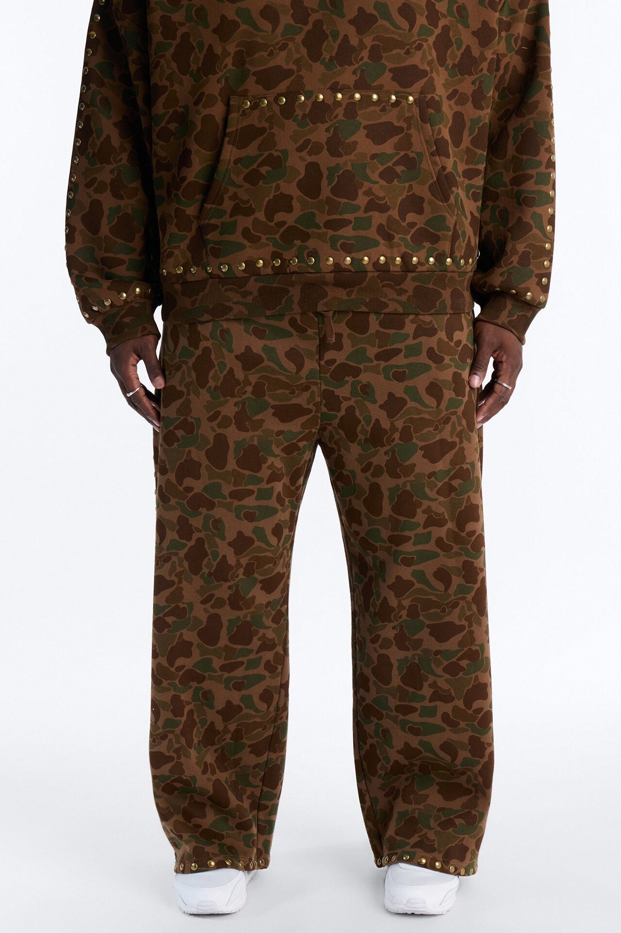Baggy Frontline Studded Camo Sweatpants - Camouflage
