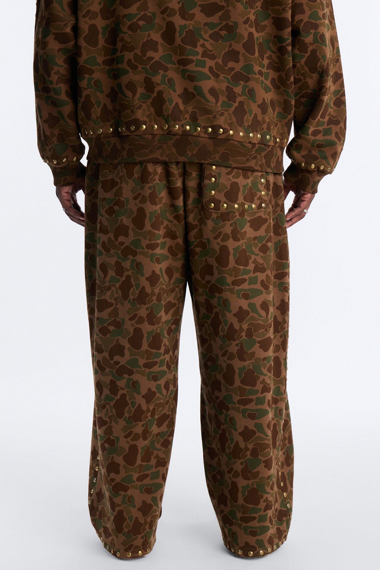 Baggy Frontline Studded Camo Sweatpants - Camouflage