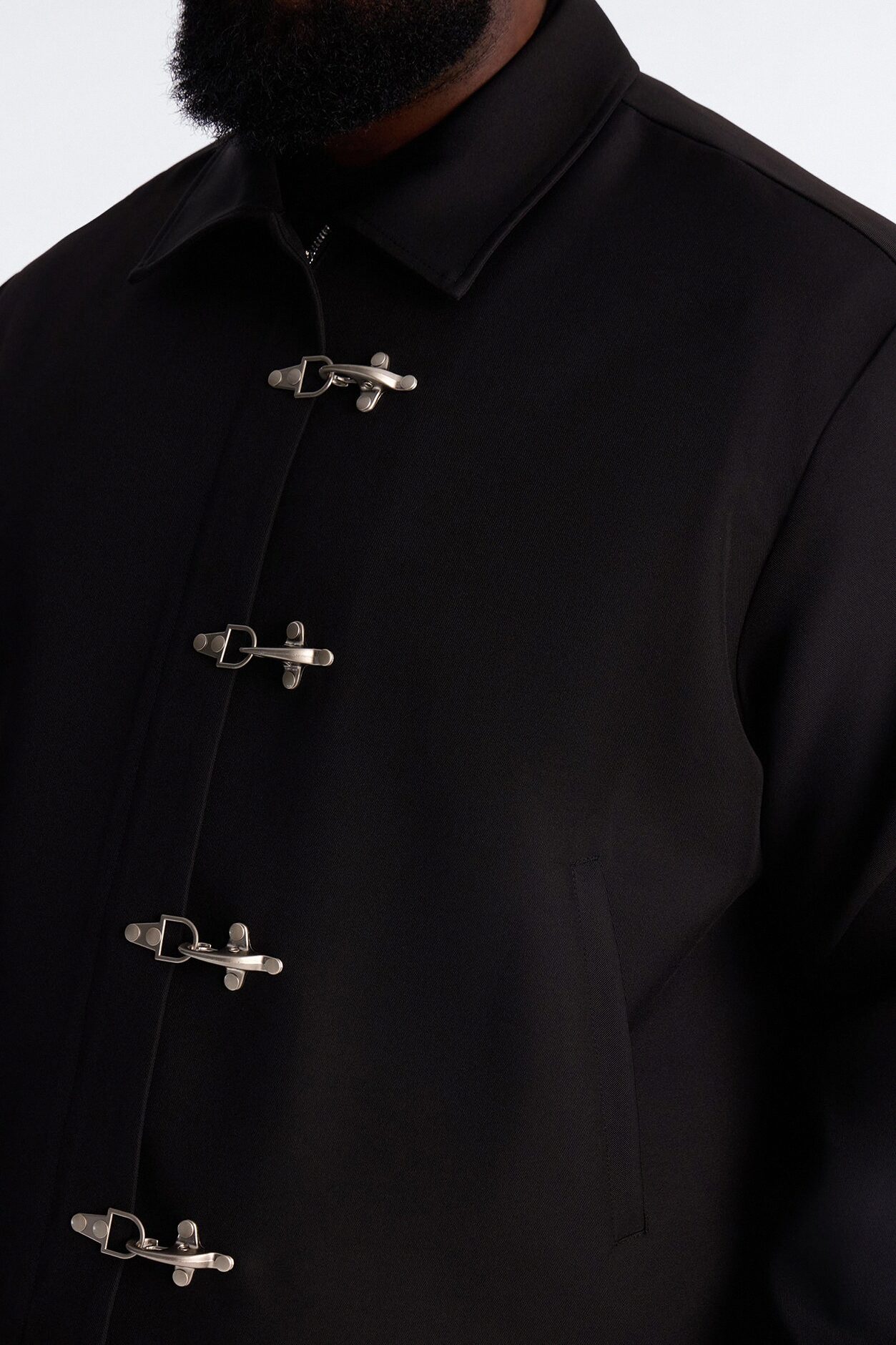 Relaxed Vie Clasp Closure Jacket - Black