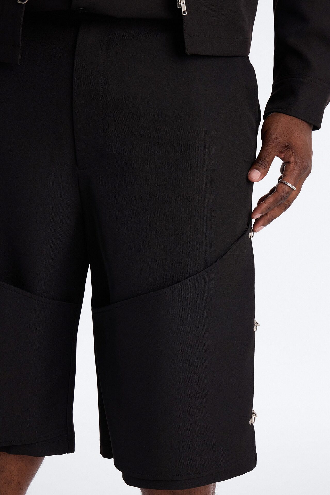 Baggy Vie Clasp Short - Black