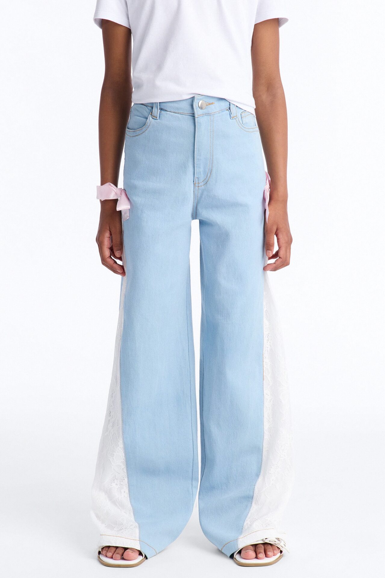 Mini She's Elegant Wide Leg Jeans - Light Wash