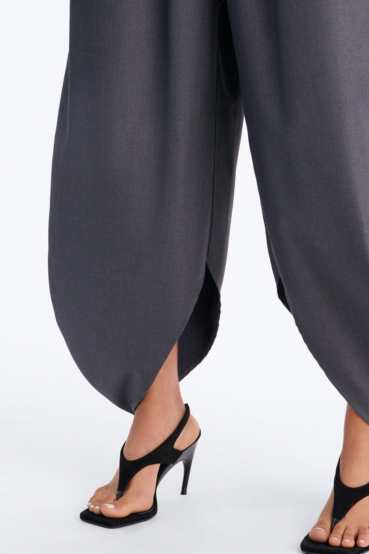Bianca Barrel Leg Low Rise Pant - Charcoal