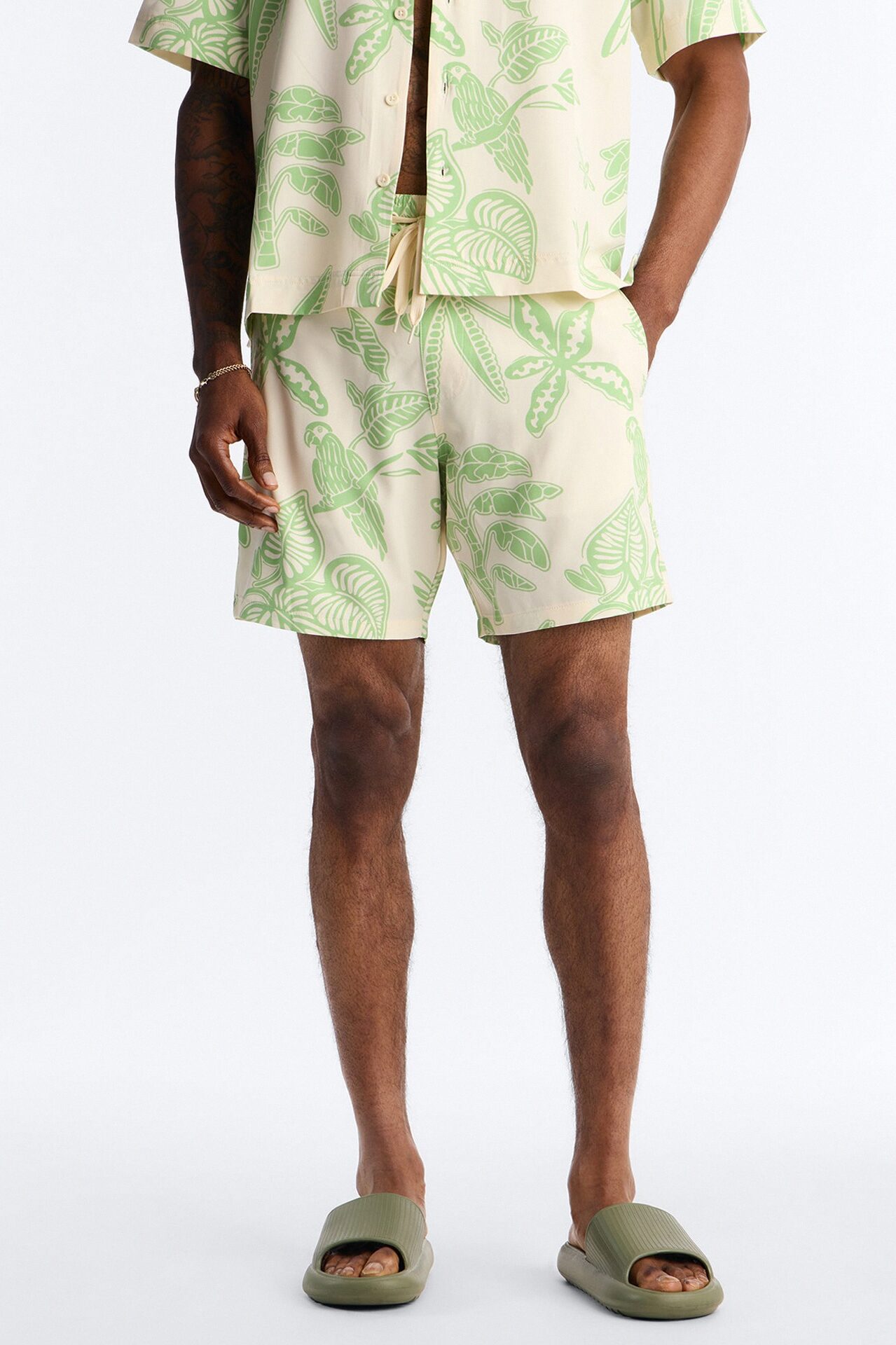 Azure Paradise Swim Trunk 7″ - Olive