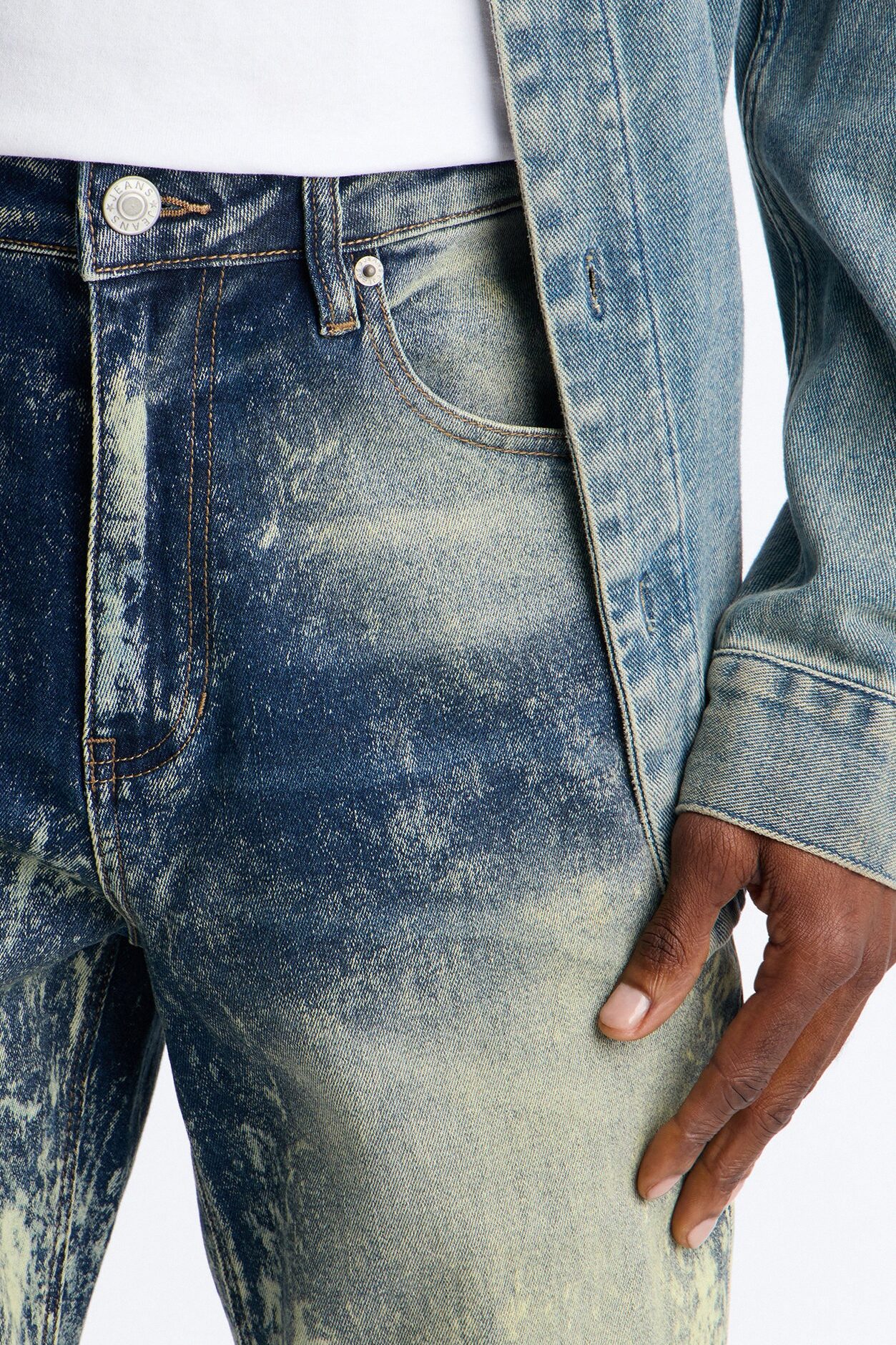 Timeless Bleach Washed Straight Jeans - Dark Wash