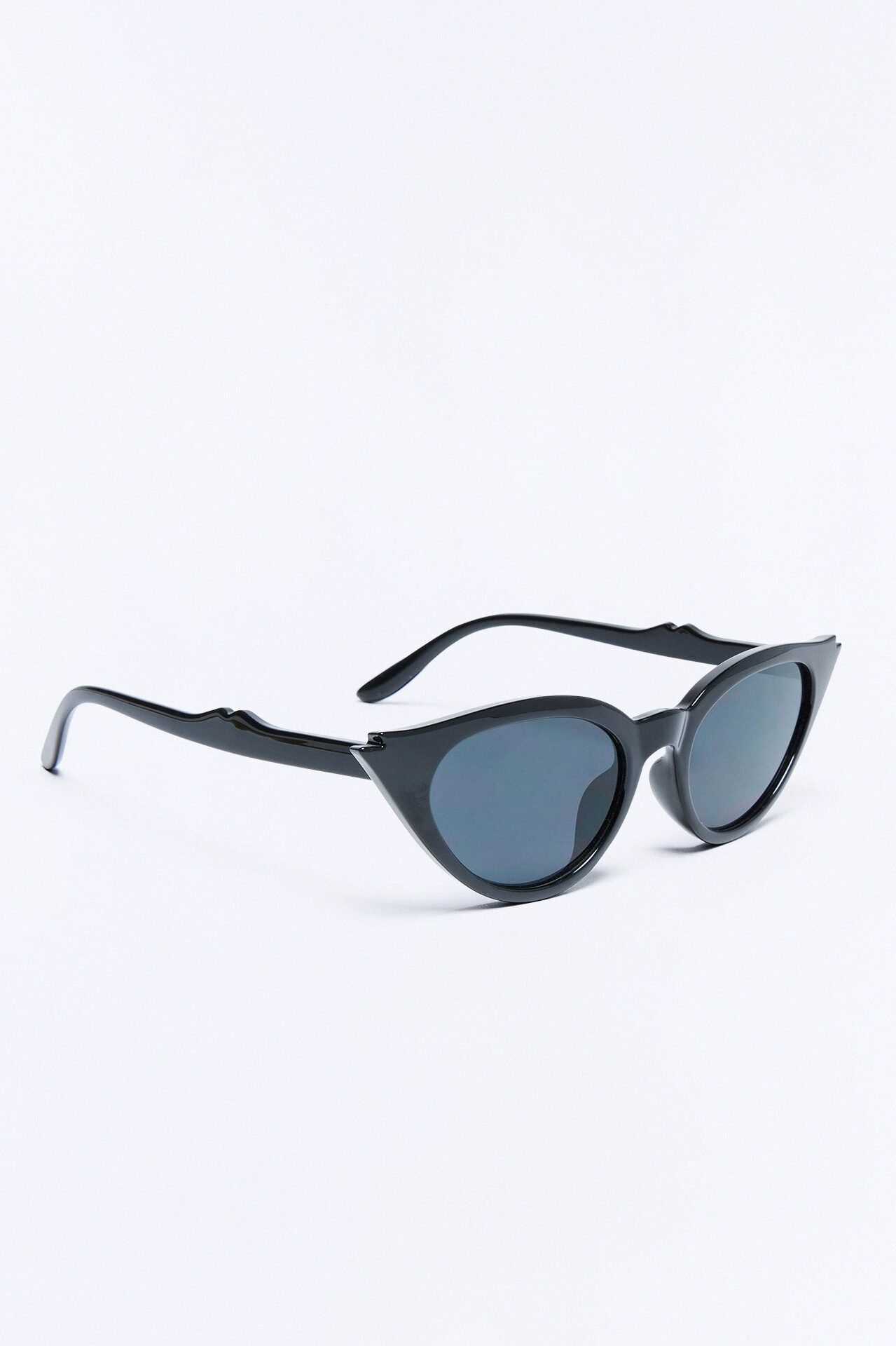 Persuade You Sunglasses - Black