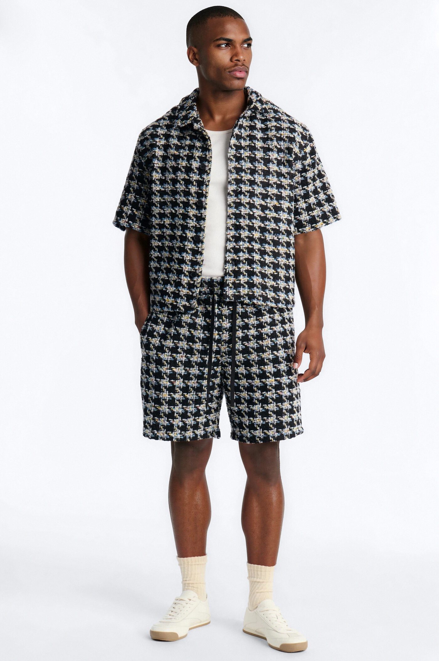 Relaxed Textured Boucle Houndstooth Short - Black