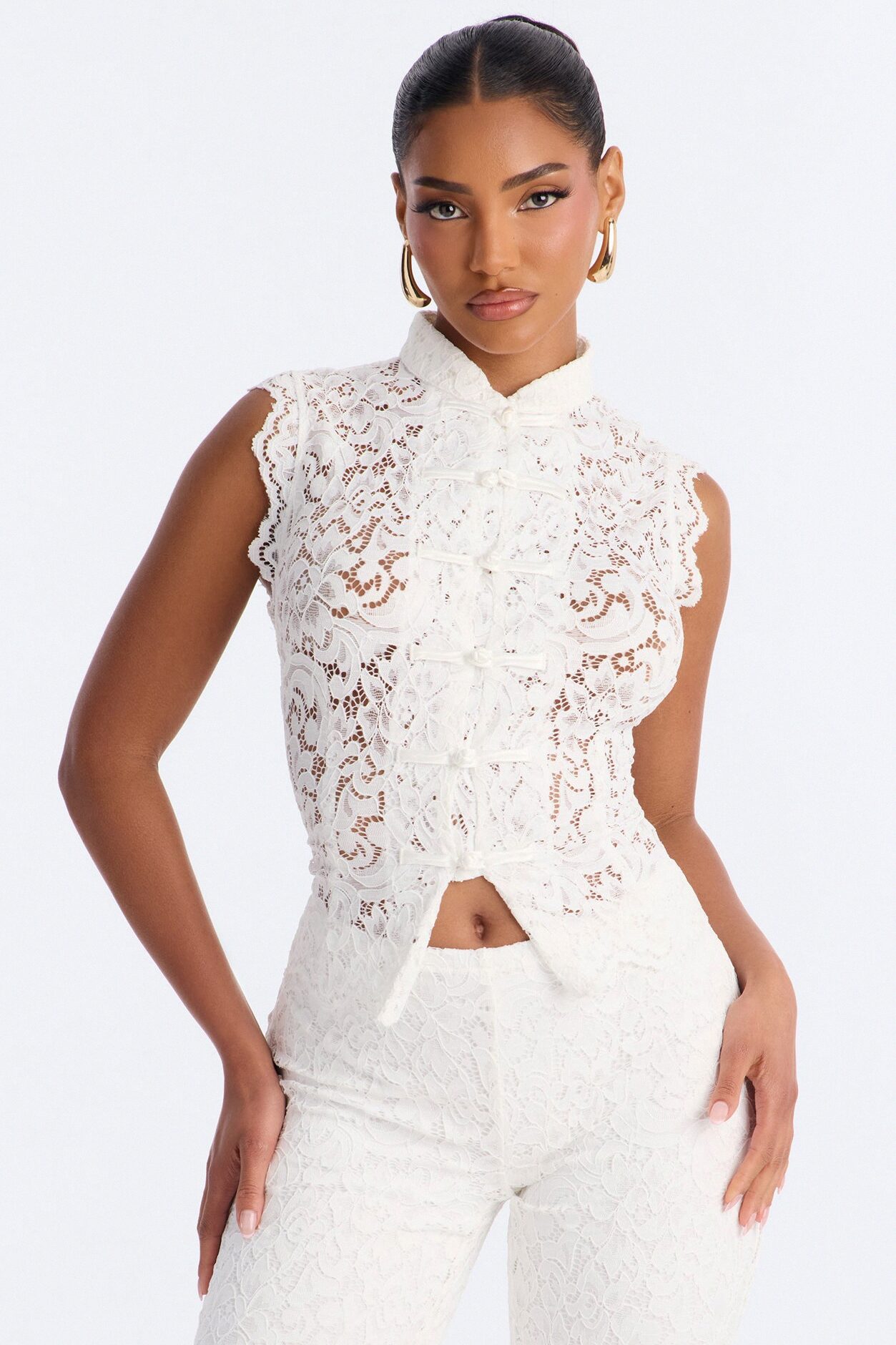 Le Fleur Lace Capri Set - White
