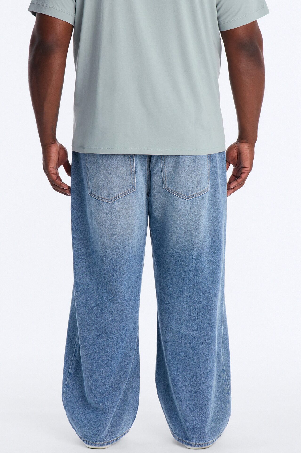 Essential Baggy Rigid Jean - Medium Blue Wash
