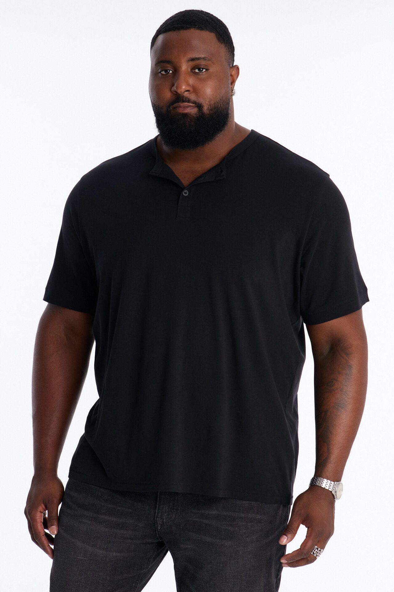 Your Everyday Classic Henley - Black