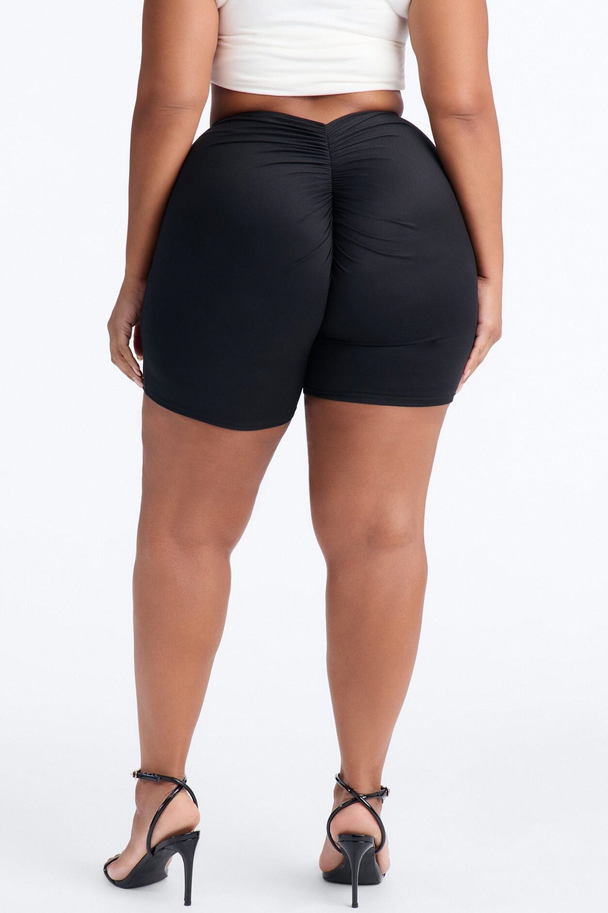 Feeling Cheeky Mid Rise Ruched Butt Biker Short 6″ - Black
