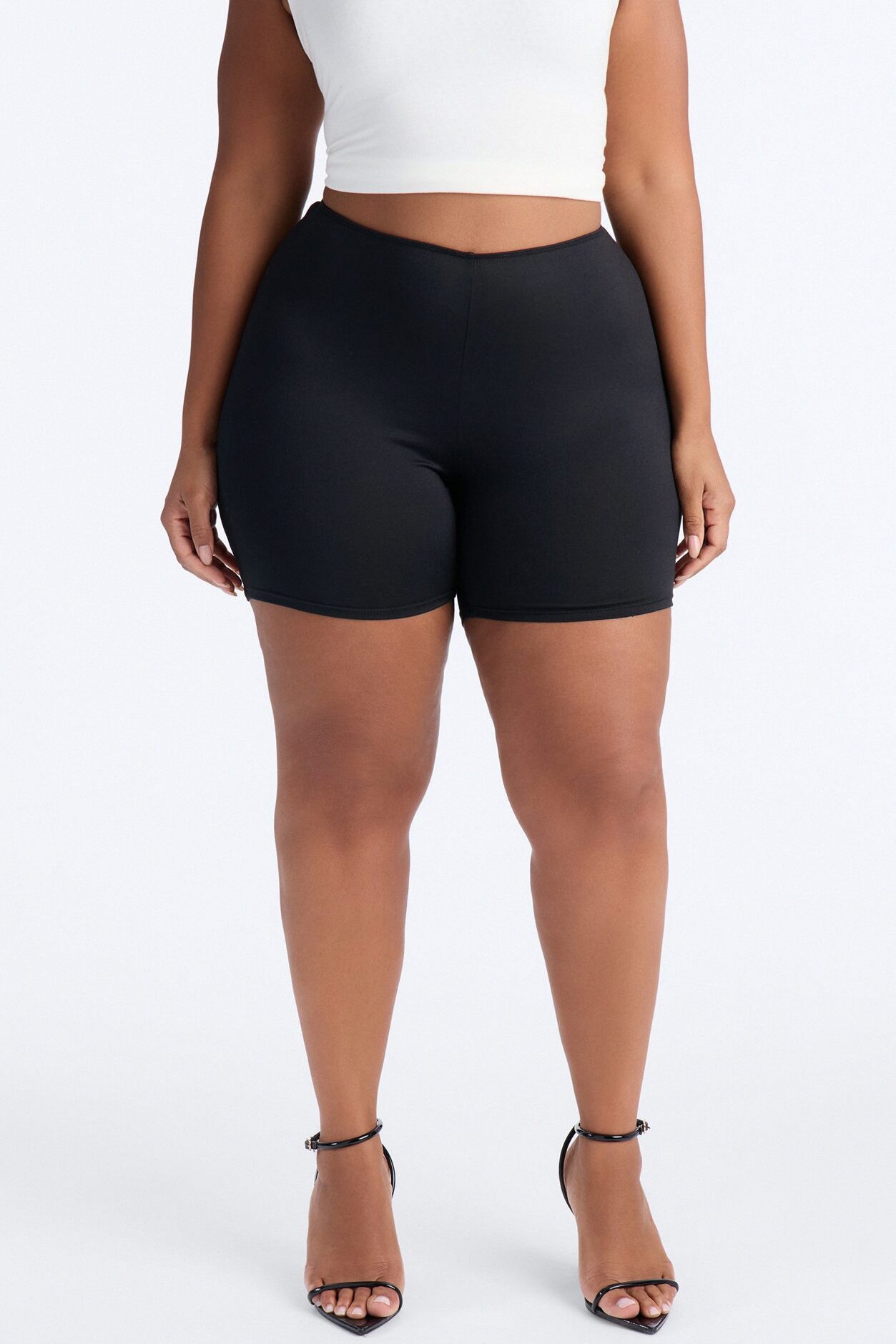 Feeling Cheeky Mid Rise Ruched Butt Biker Short 6″ - Black