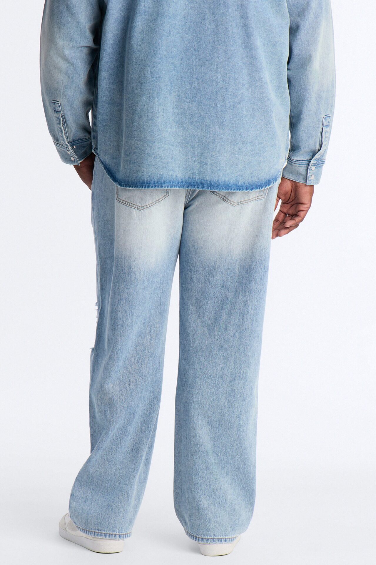 Essential Destroyed Straight Rigid Jean - Light Blue Wash