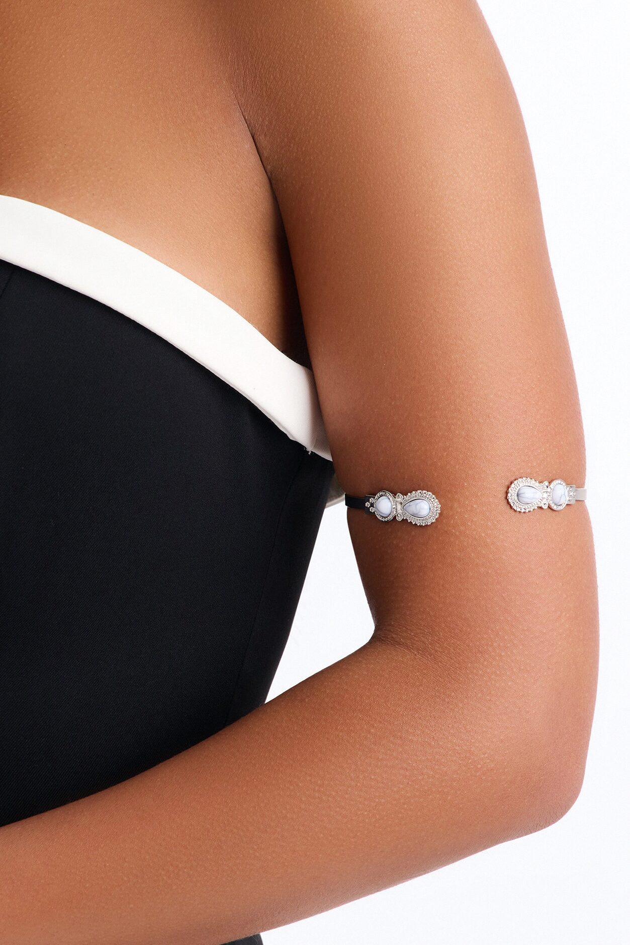 Frontier Stone Arm Cuff - White/Silver