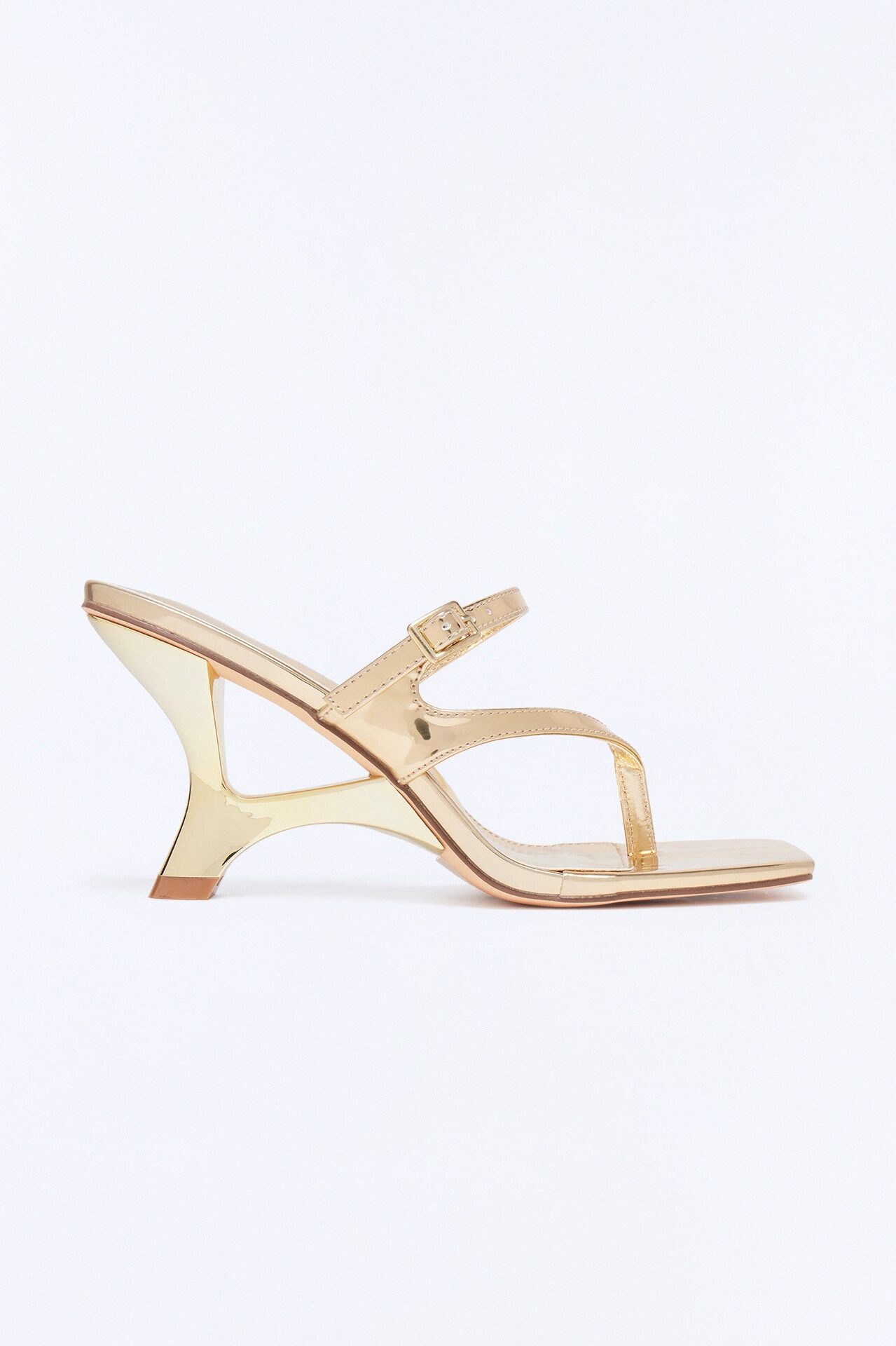Roa Thong Novelty Wedges - Gold