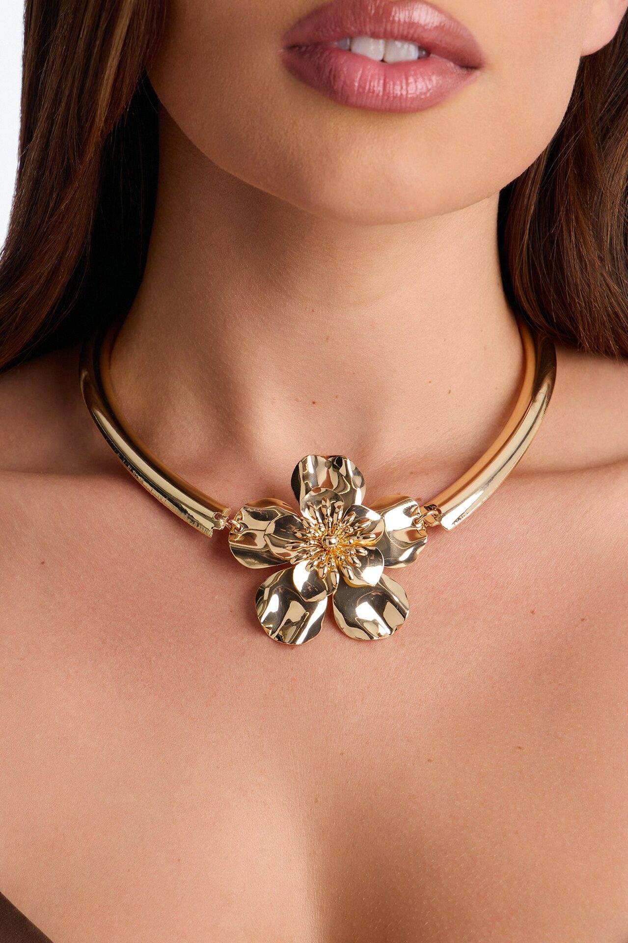 Inner Beauty Floral Choker - Gold