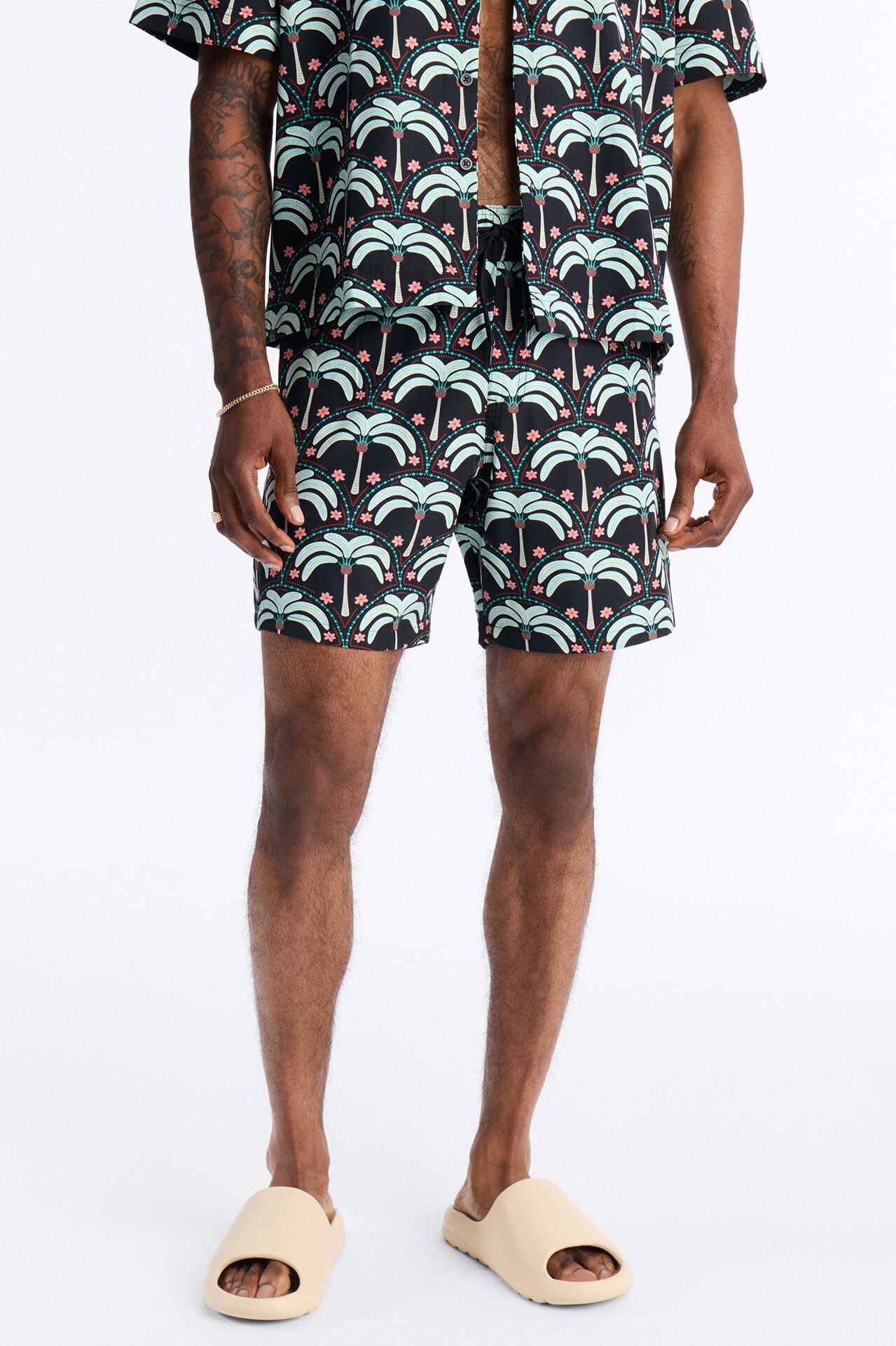 Palm Mandala Swim Trunk 7″ - Black/Green