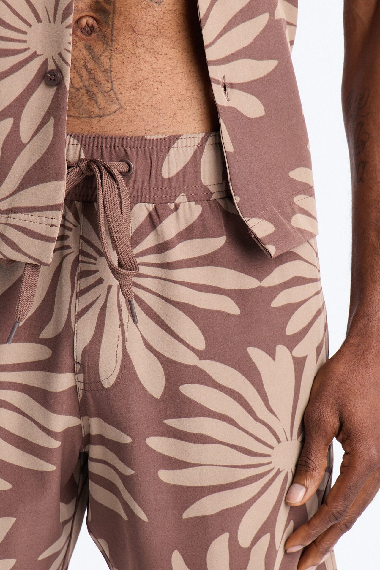 Tulum Bloom Swim Trunk 7″ - Brown