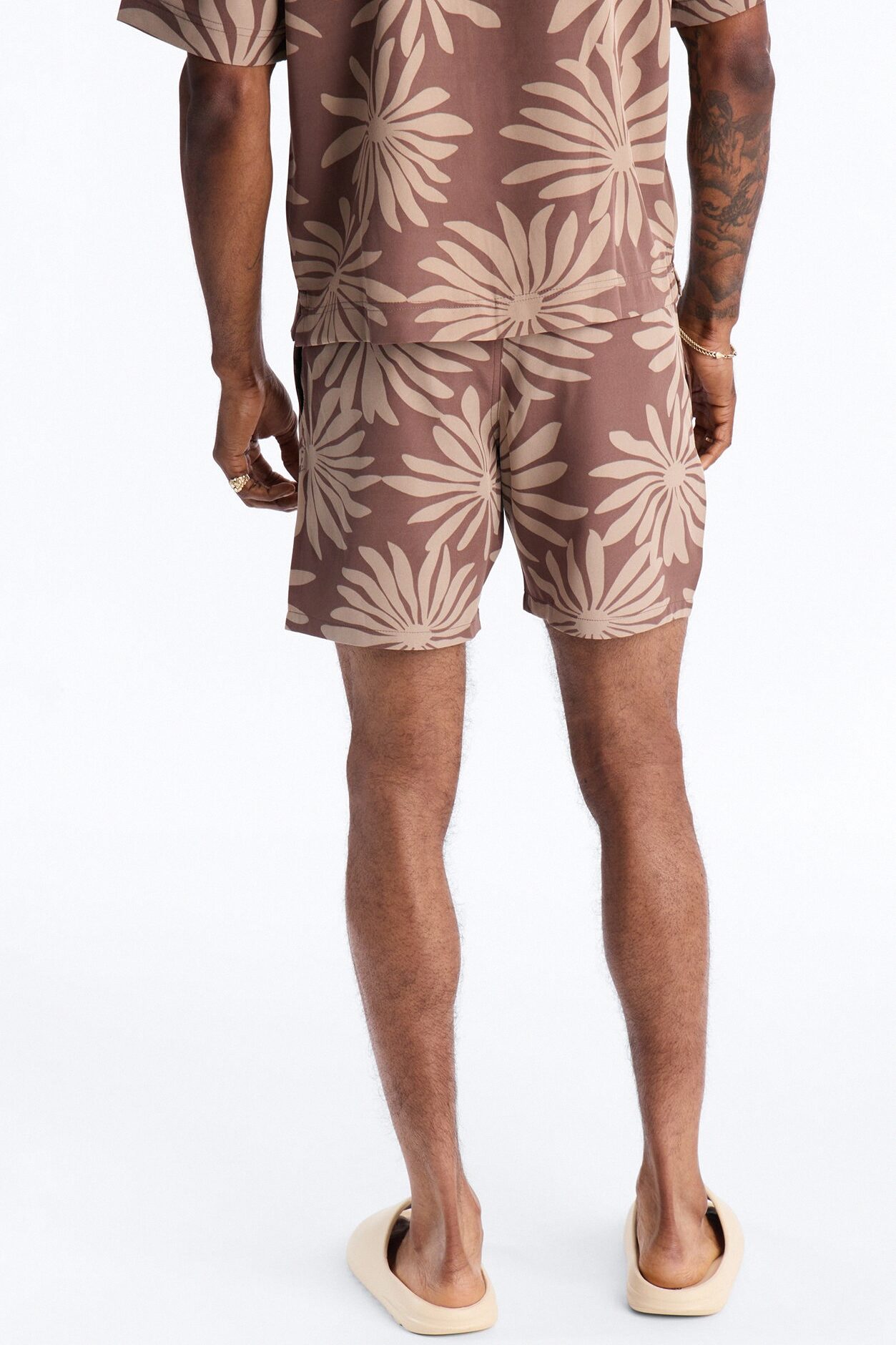Tulum Bloom Swim Trunk 7″ - Brown