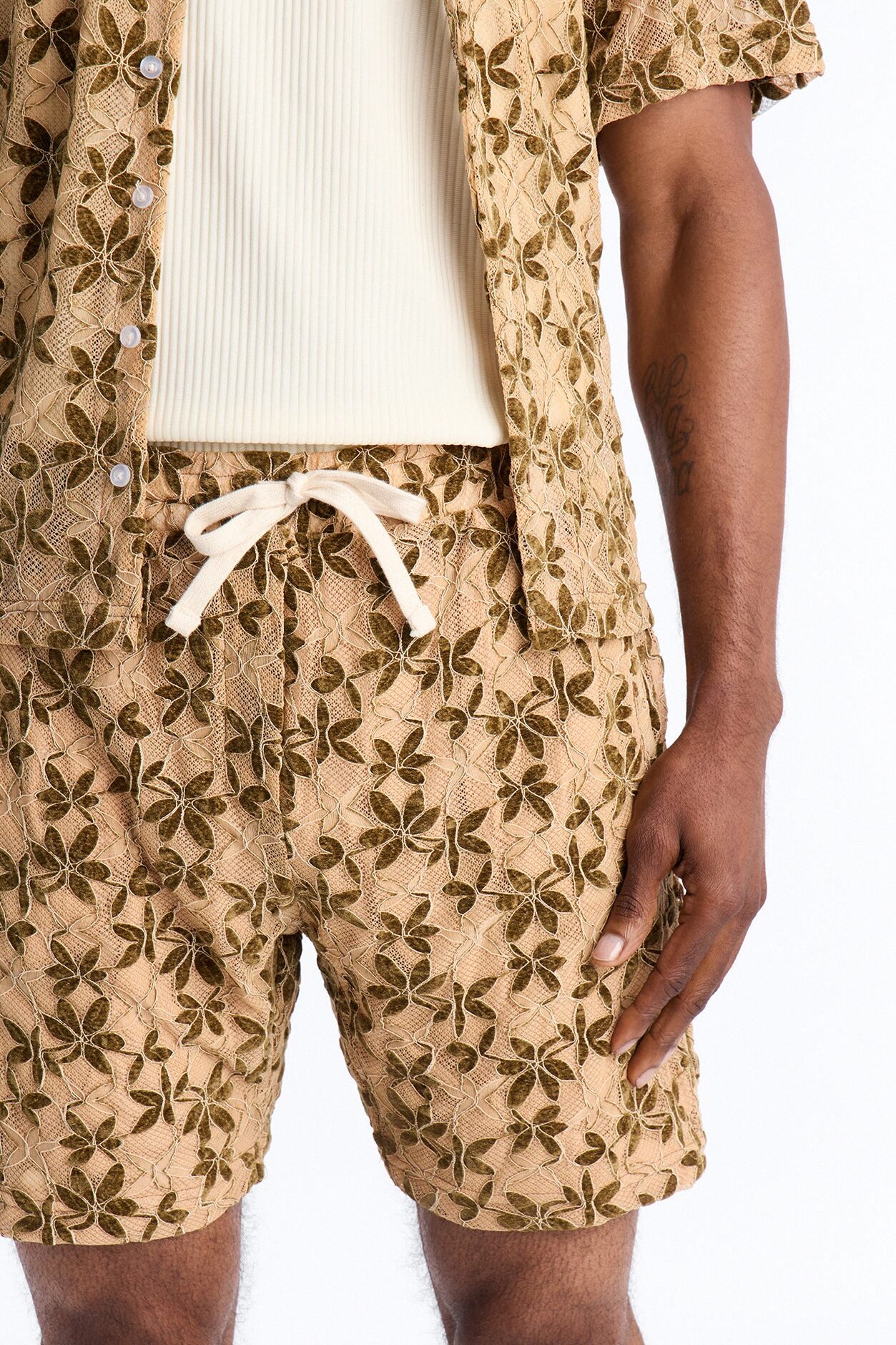 Cabo Canopy Relaxed Short - Tan/Multi
