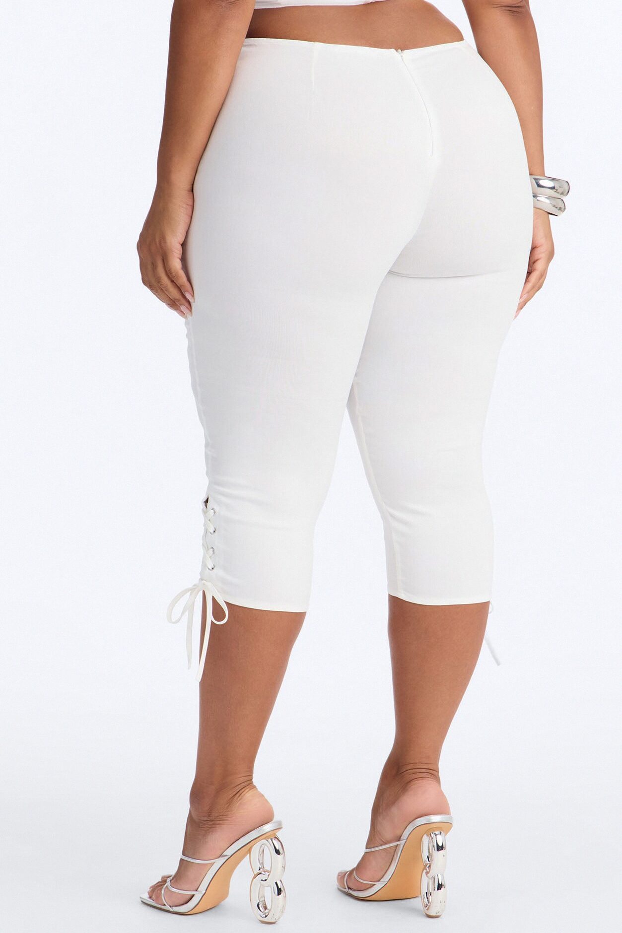 Inara Mid Rise Skinny Capri Pant - White