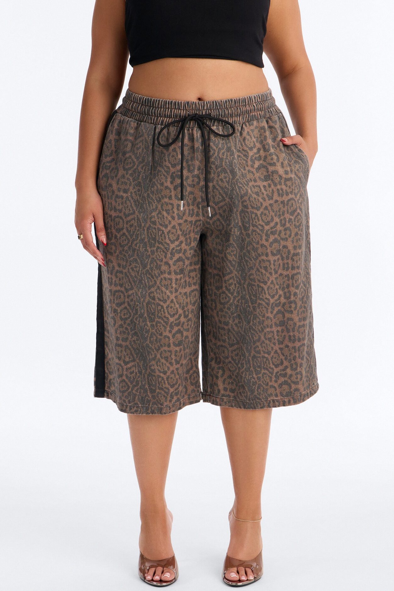 Have My Word Leopard Twill Bermuda Short - Dark/Combo