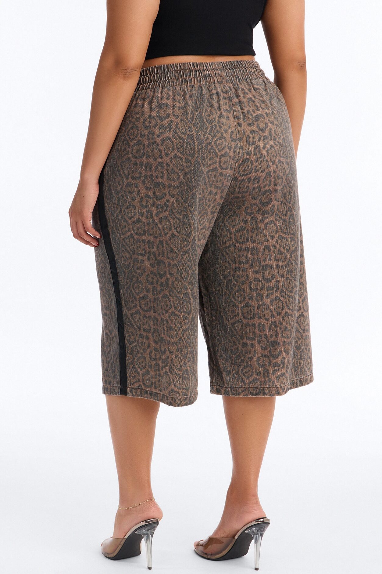 Have My Word Leopard Twill Bermuda Short - Dark/Combo