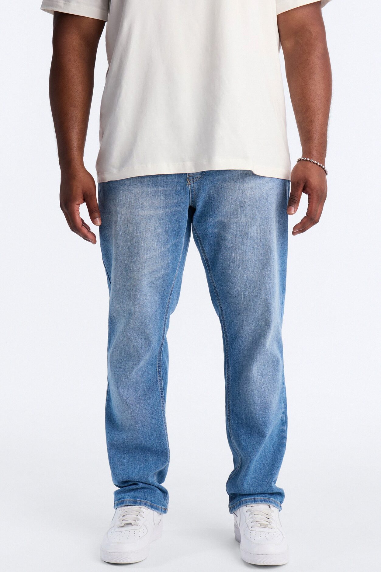 Essential Slim Stretch Jean - Medium Blue Wash