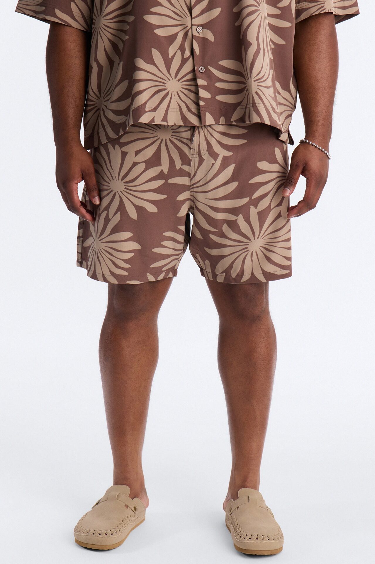 Tulum Bloom Swim Trunk 7″ - Brown