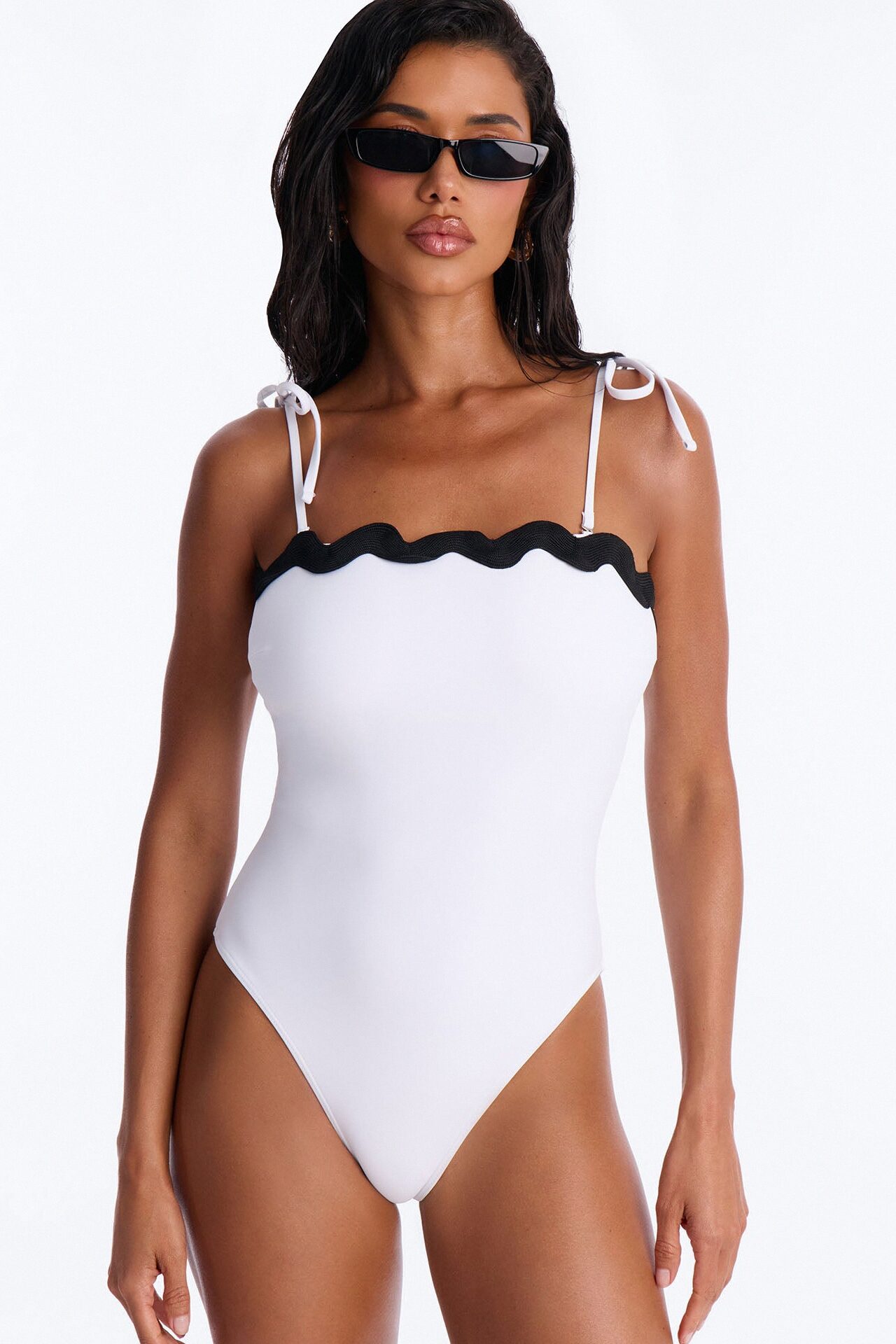 Ocean Curve 1 Piece Contrast Trim Strapless Swimsuit - White/Black