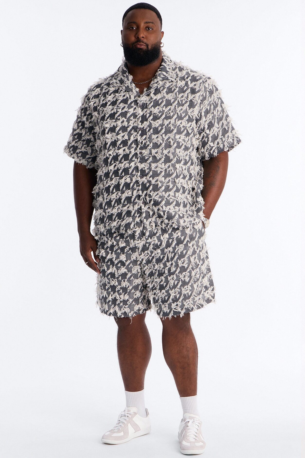 Relaxed Houndstooth Nomad Short - Grey