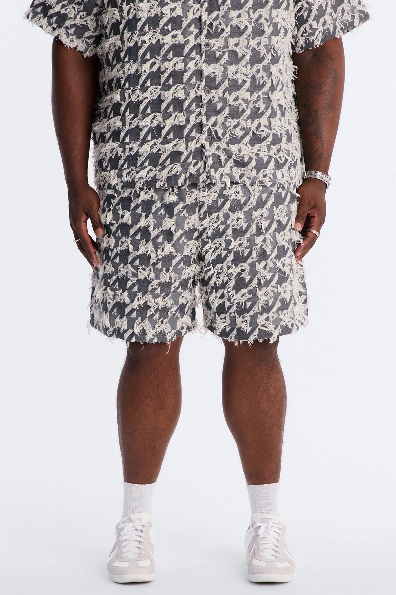Relaxed Houndstooth Nomad Short - Grey