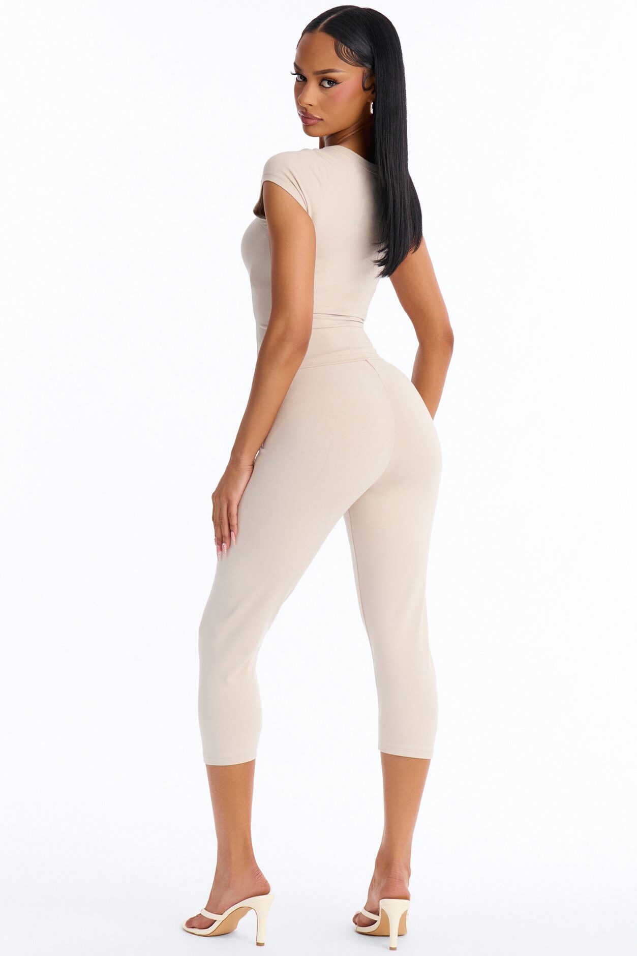 Quinn Low Rise Capri Legging - Stone