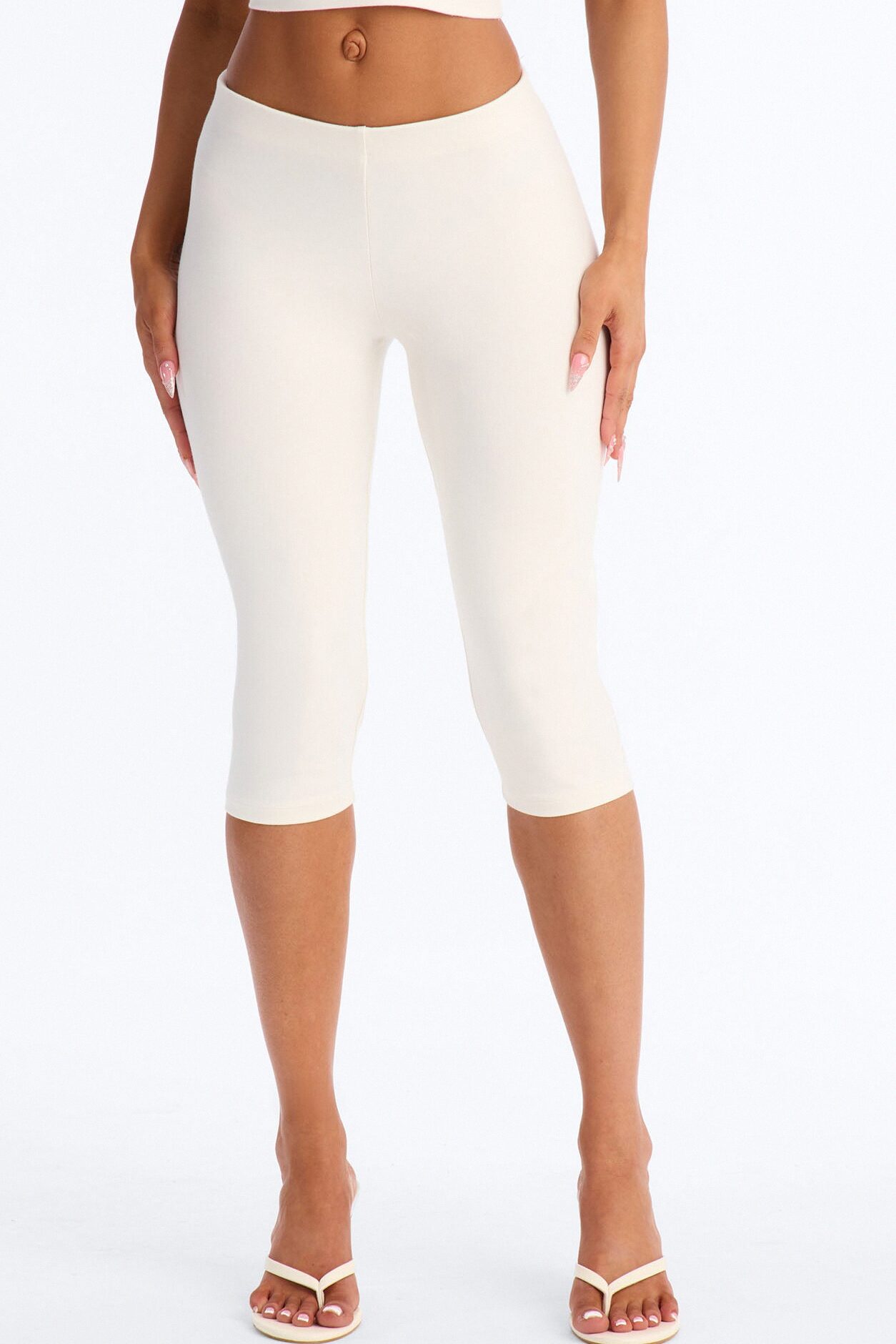 Quinn Low Rise Pedal Pusher Capri Legging - Cream