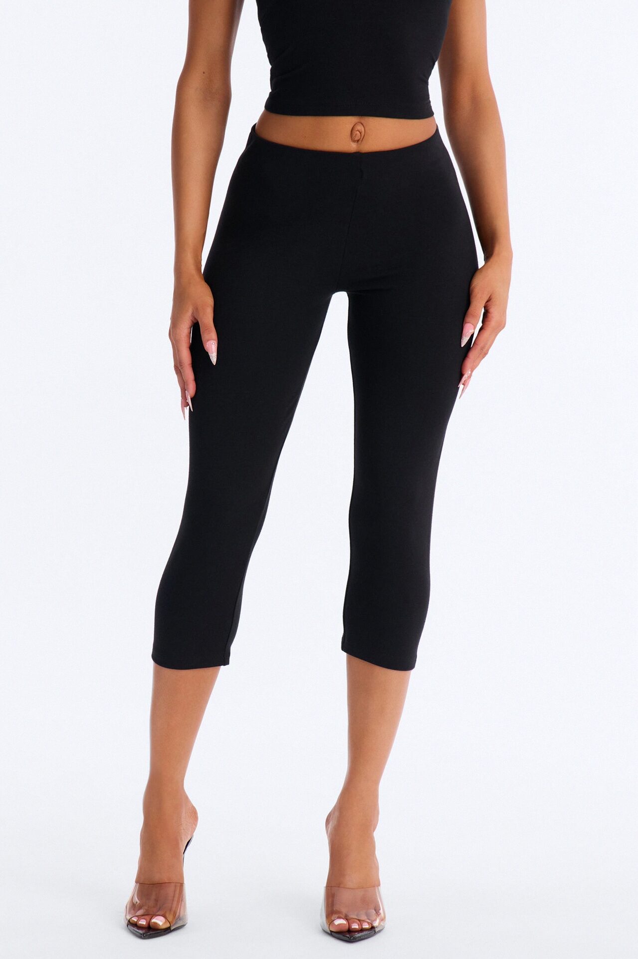 Quinn Low Rise Capri Legging - Black