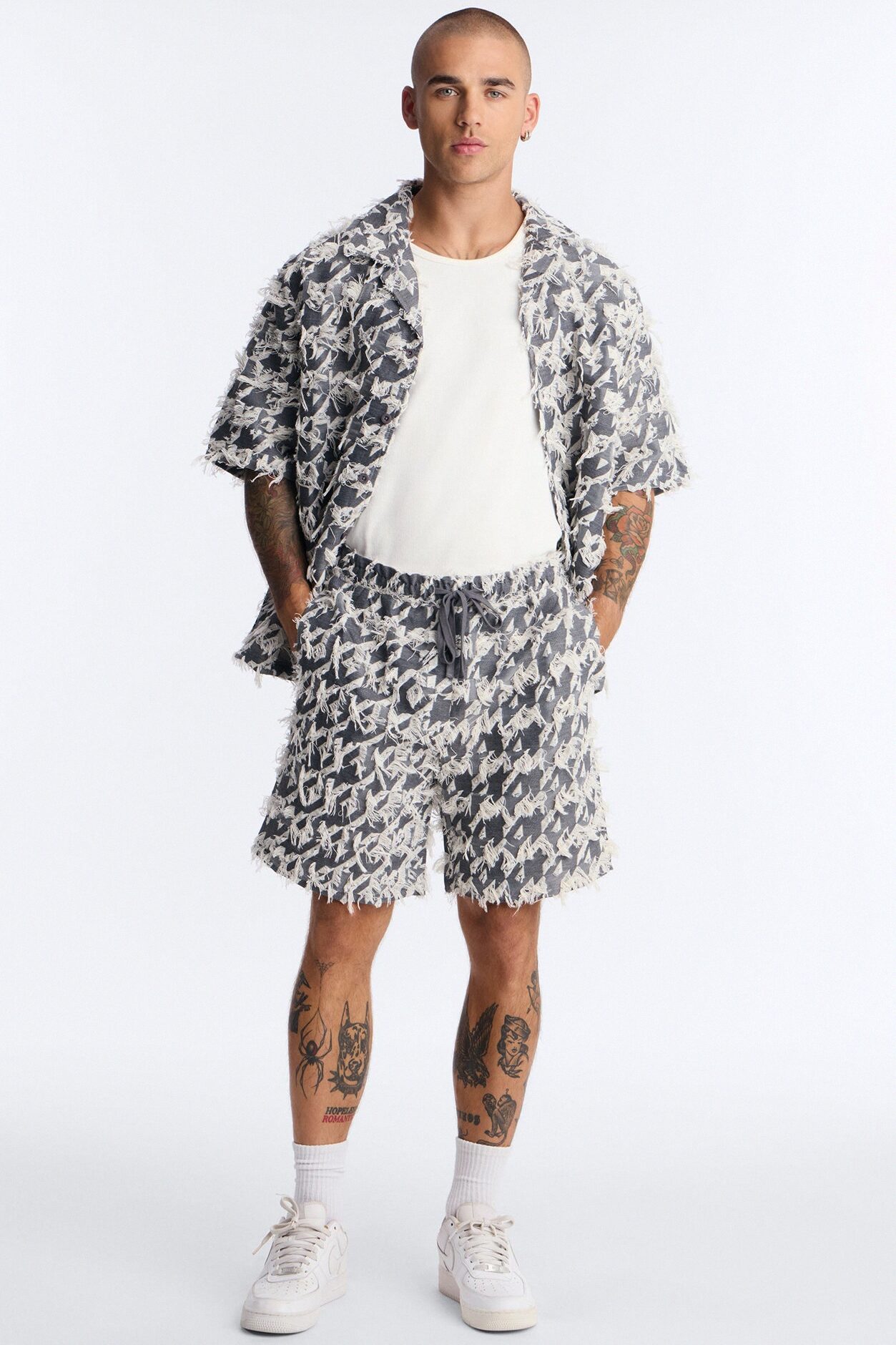 Relaxed Houndstooth Nomad Short - Grey