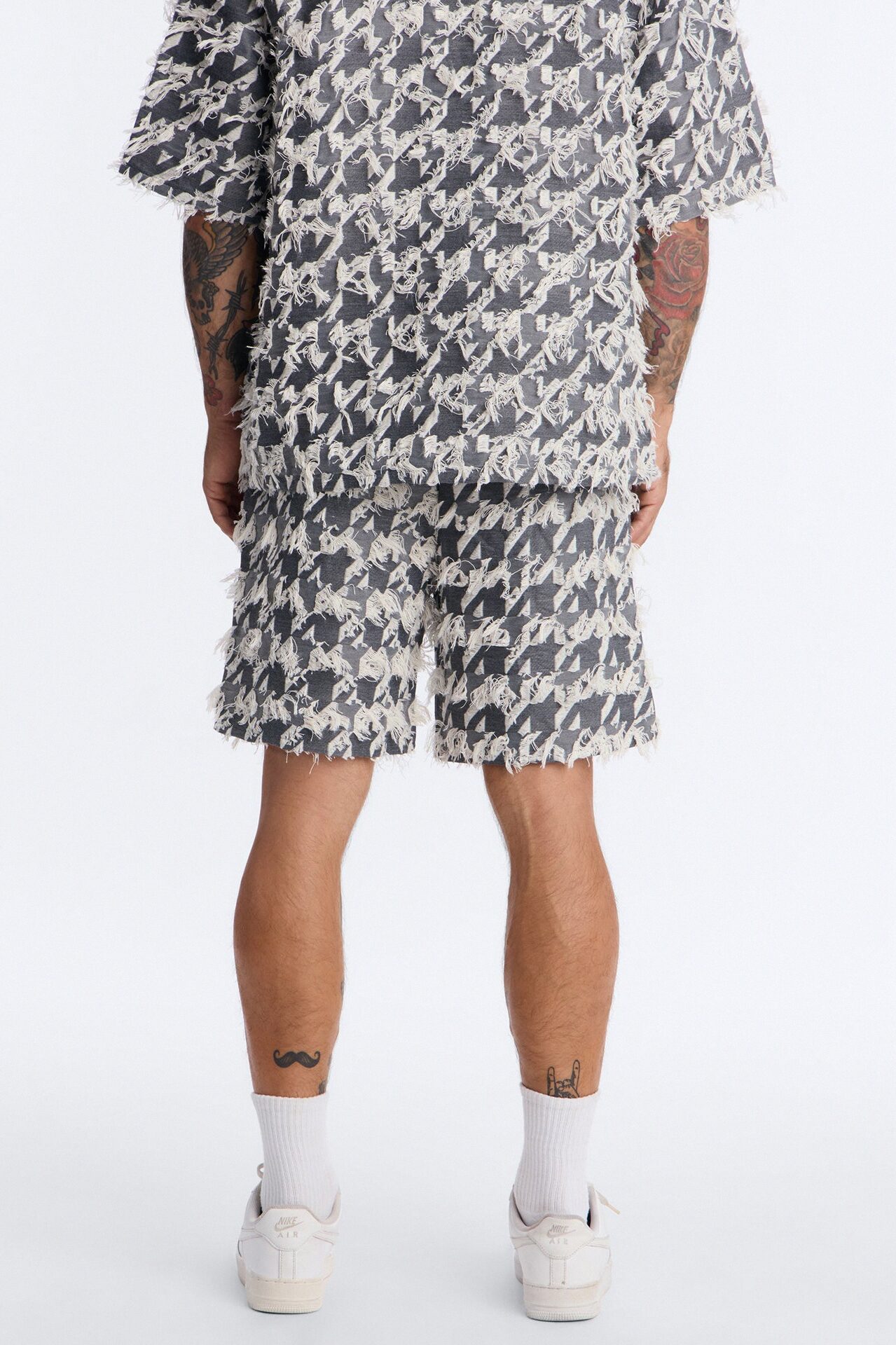 Relaxed Houndstooth Nomad Short - Grey