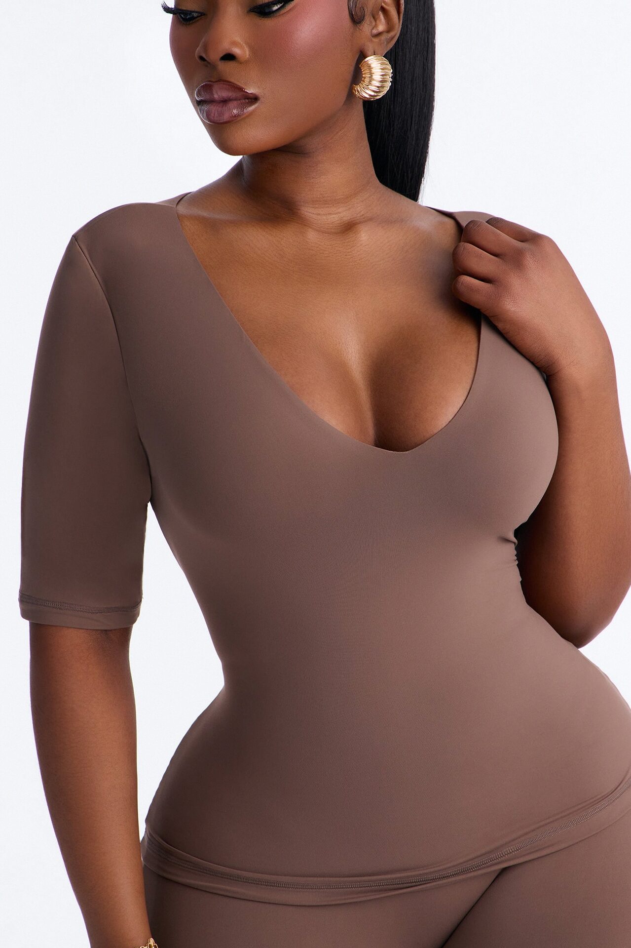 Second Skin Deep U Neck Elbow Sleeve Top - Brown