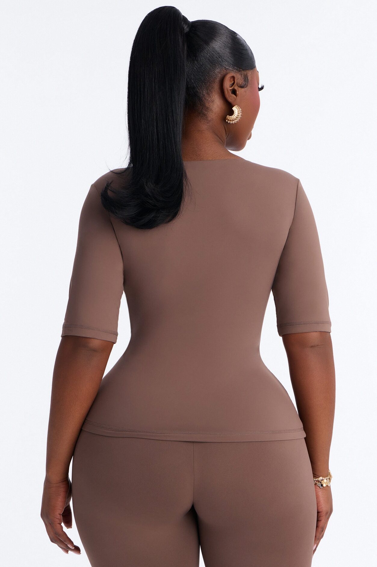 Second Skin Deep U Neck Elbow Sleeve Top - Brown