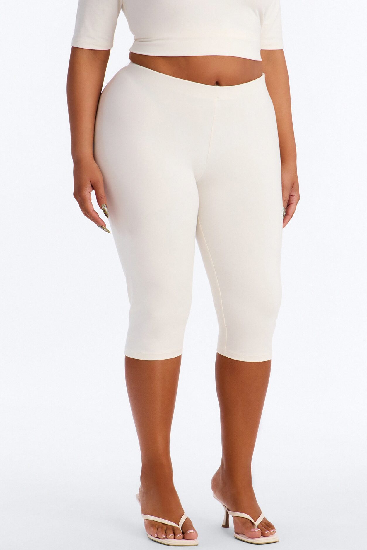 Quinn Low Rise Pedal Pusher Capri Legging - Cream